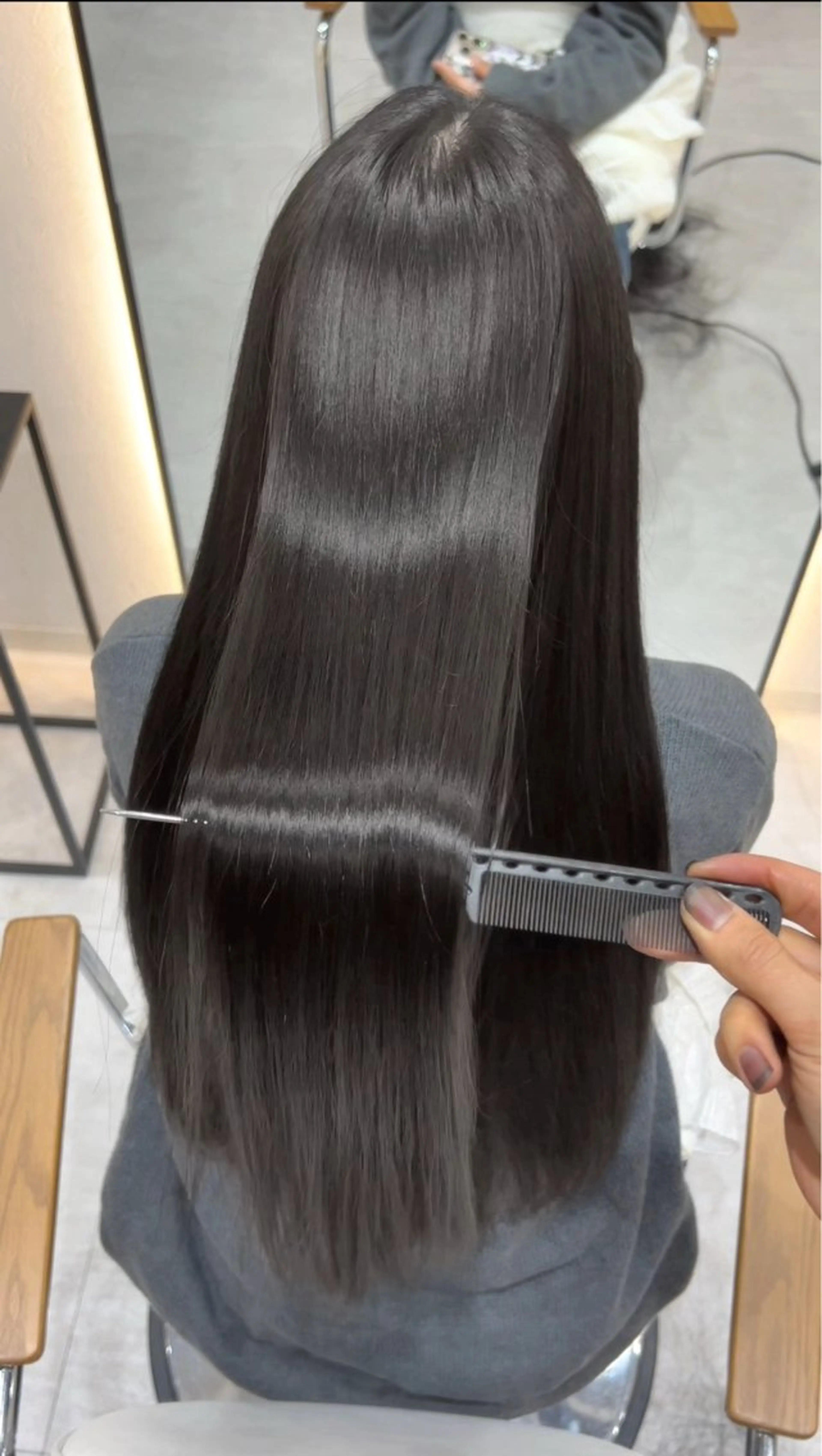 ロング ヘアカラー トリートメント 🩶レイヤー/艶髪/ 顔周り/韓国風/輝士のヘアスタイル