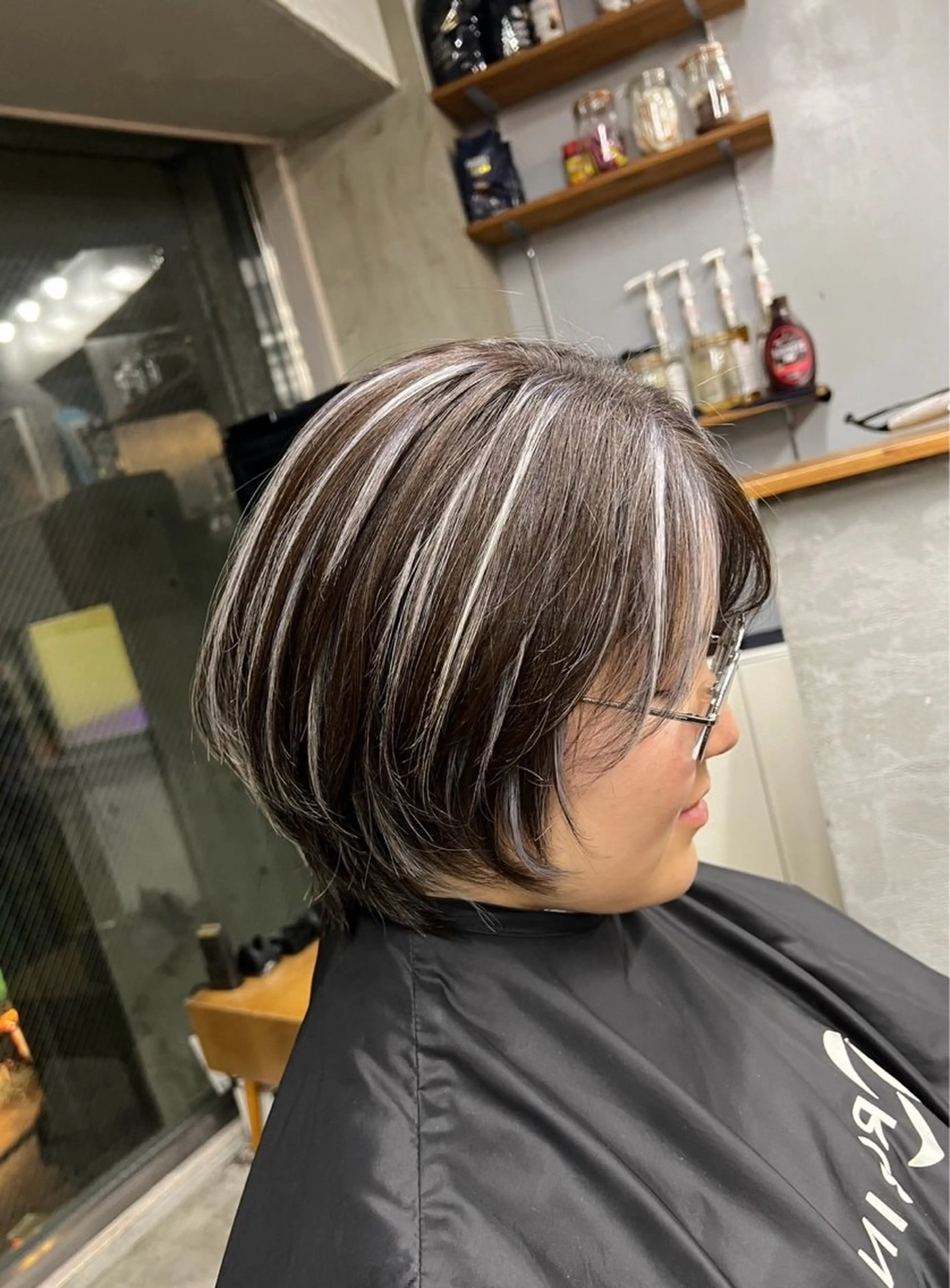 ショート カラー ダークグレー ダークグレージュ グレージュ ハイライトカラー ハイライト カット ヘアカラー トリートメント ROBIN所属・指名数No.1 /NAOYAのヘアスタイル