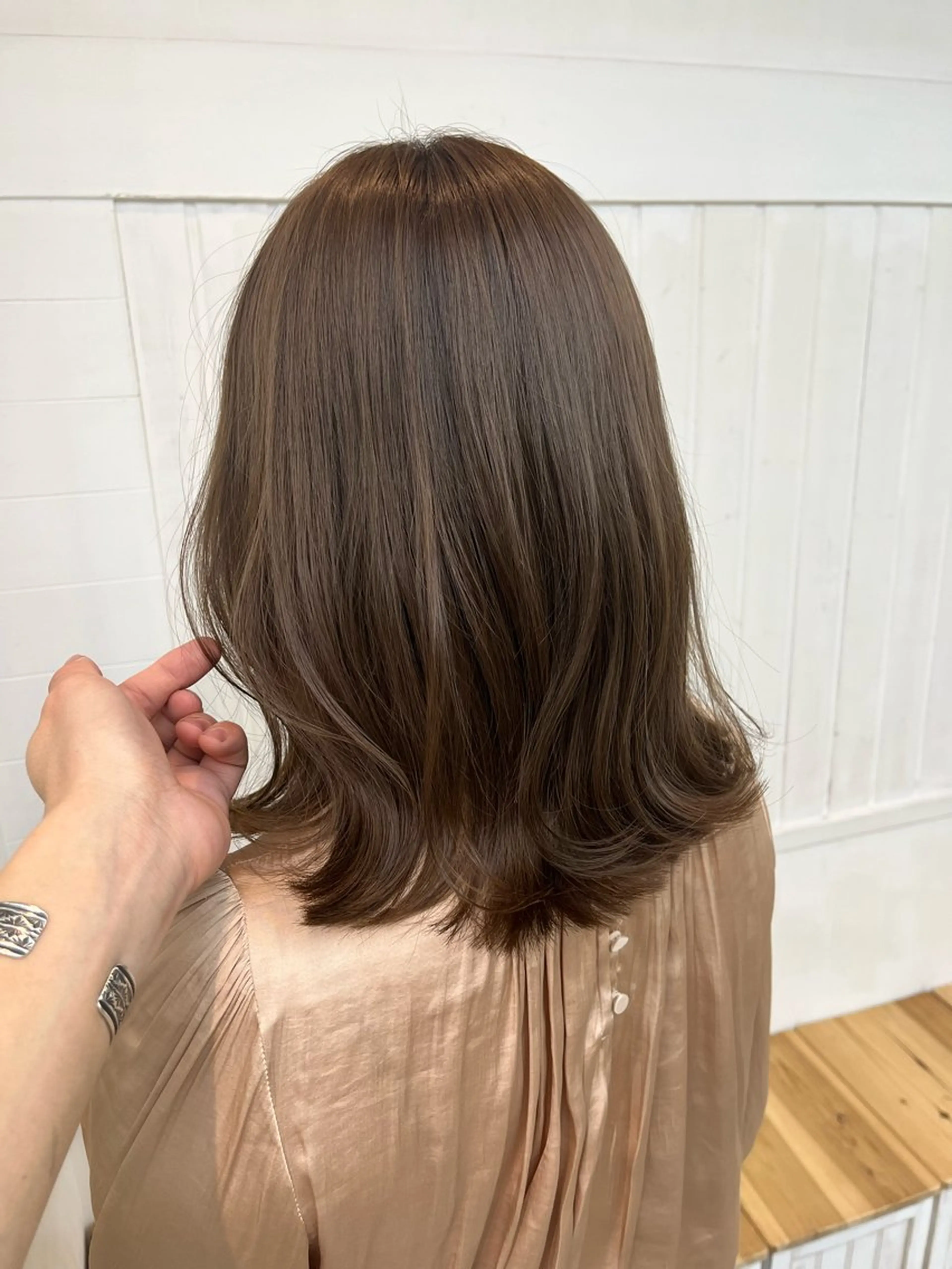 ミディアム カラー パーマ ヘアアレンジ ブリーチ ブリーチなしカラー レイヤーカット 外ハネヘア ®️レイヤー/透明感 カラー/星野六三四のヘアスタイル