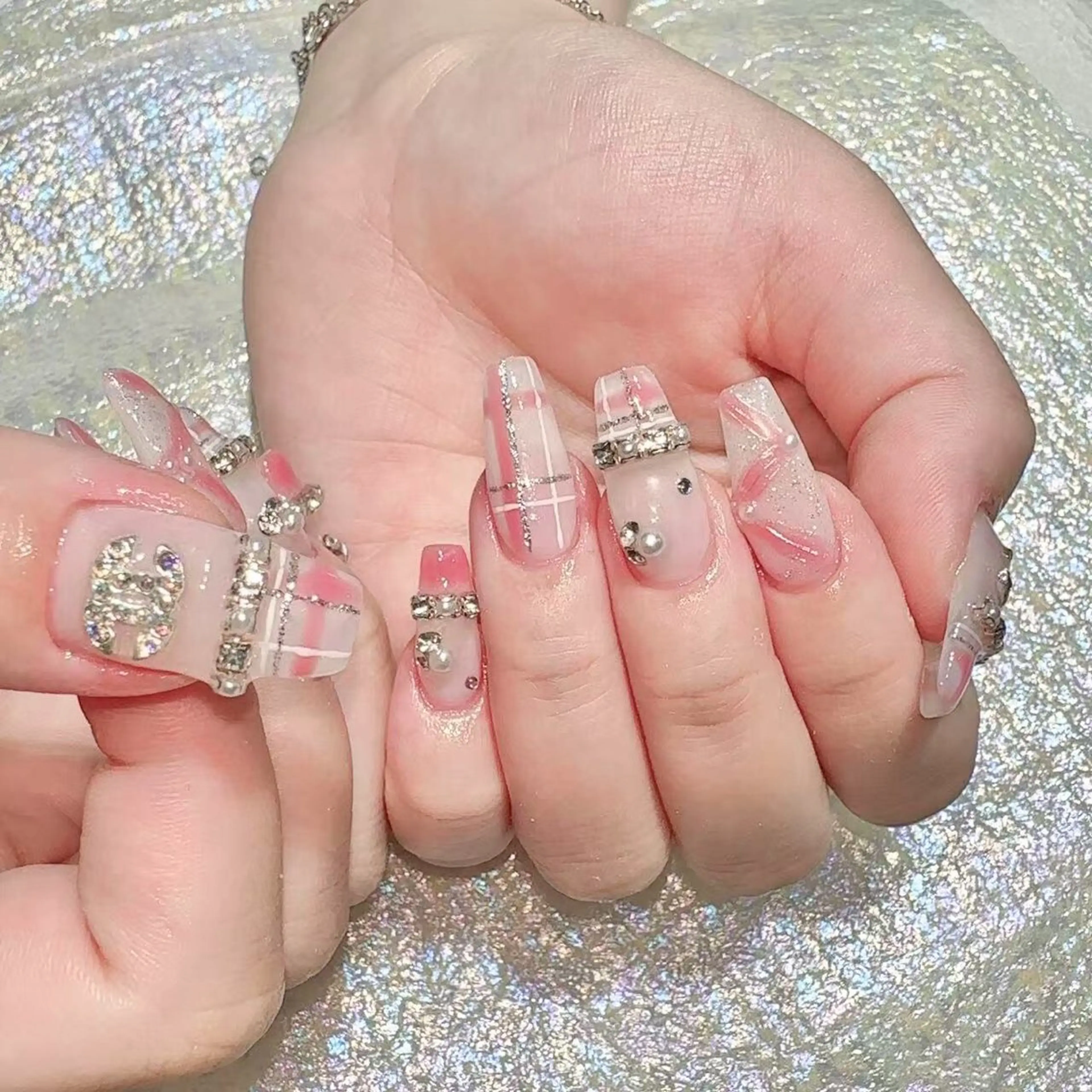 ネイル ハンドネイル Queens テイのネイルデザイン