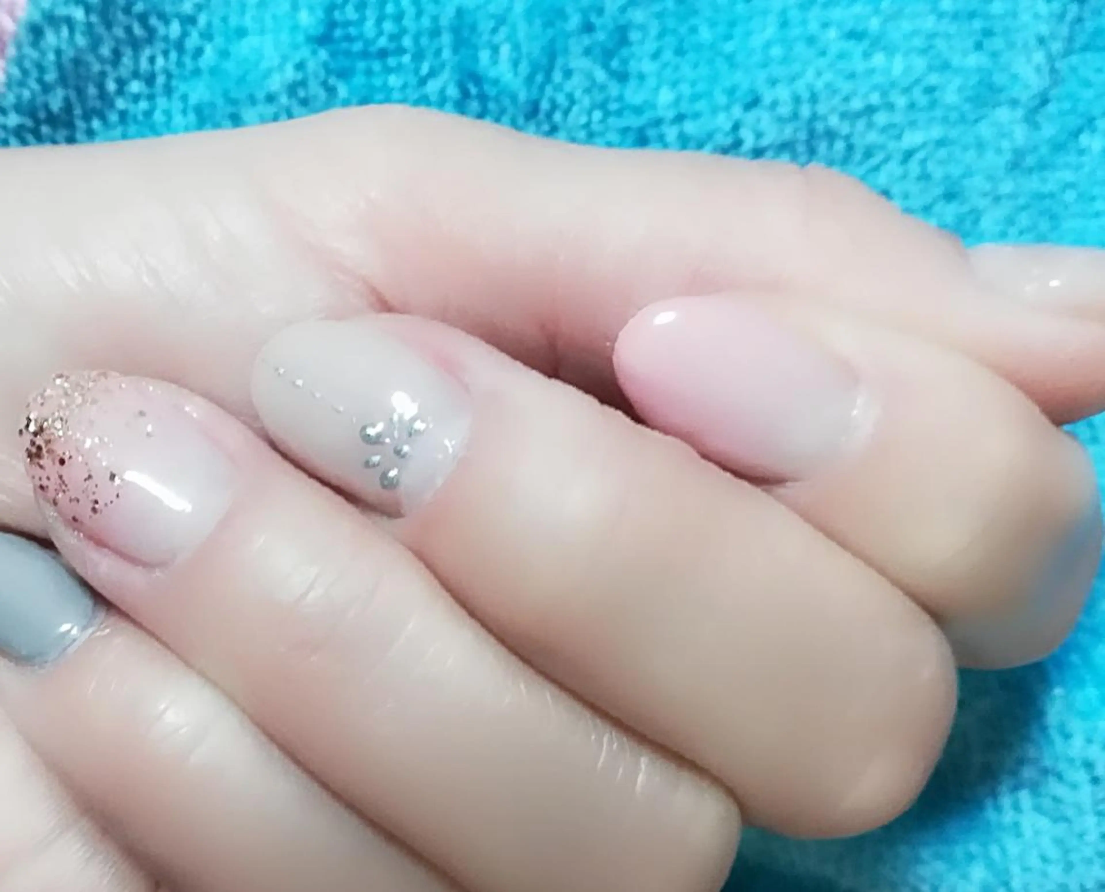 ネイル シンプルネイル 🅖🅤🅩🅔🅛 salonのエステ・リラクイメージ