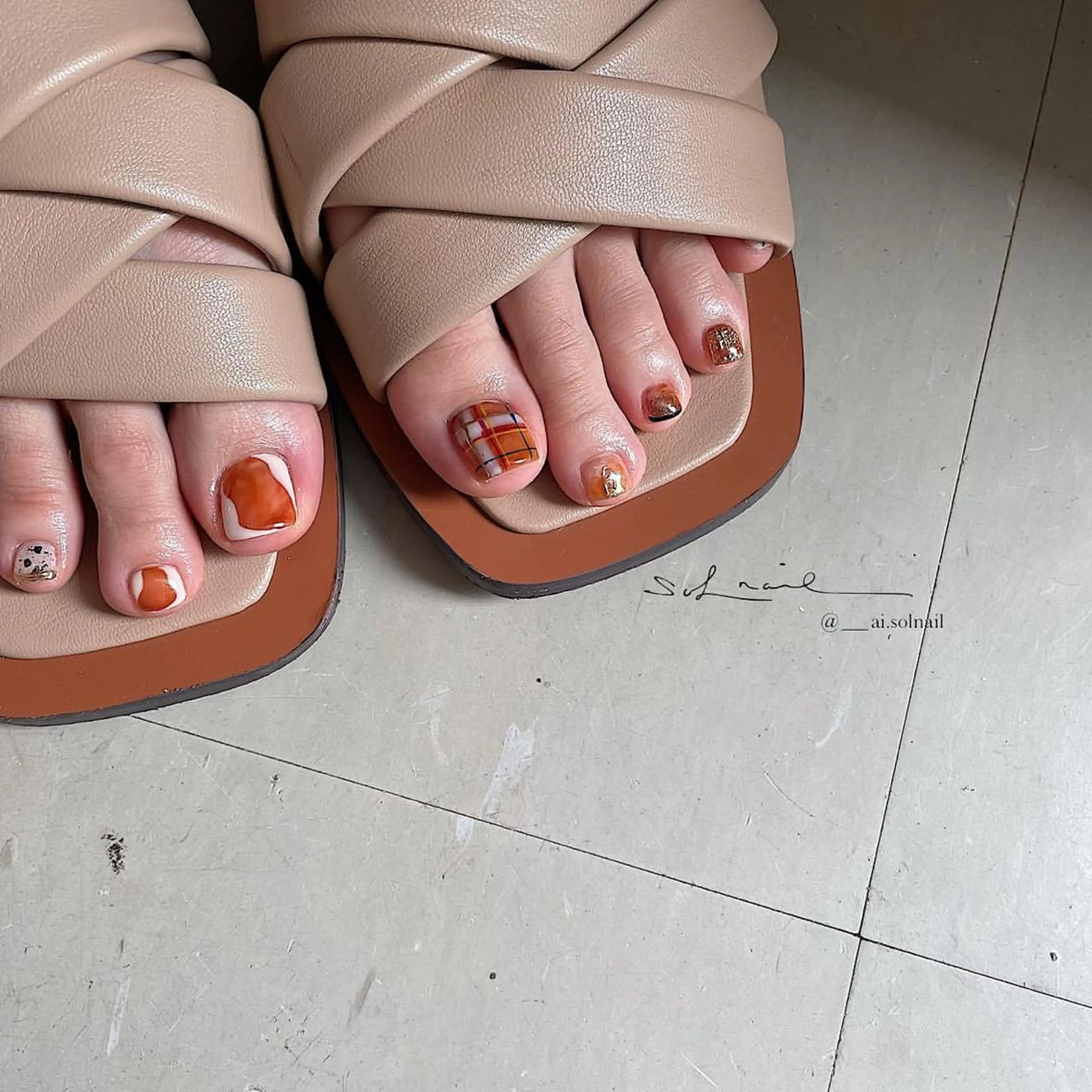 ネイル ブラウン フレンチネイル ジェルネイル ミラーネイル ニュアンスネイル 🍃伏見 / soL nail / aiのネイルデザイン