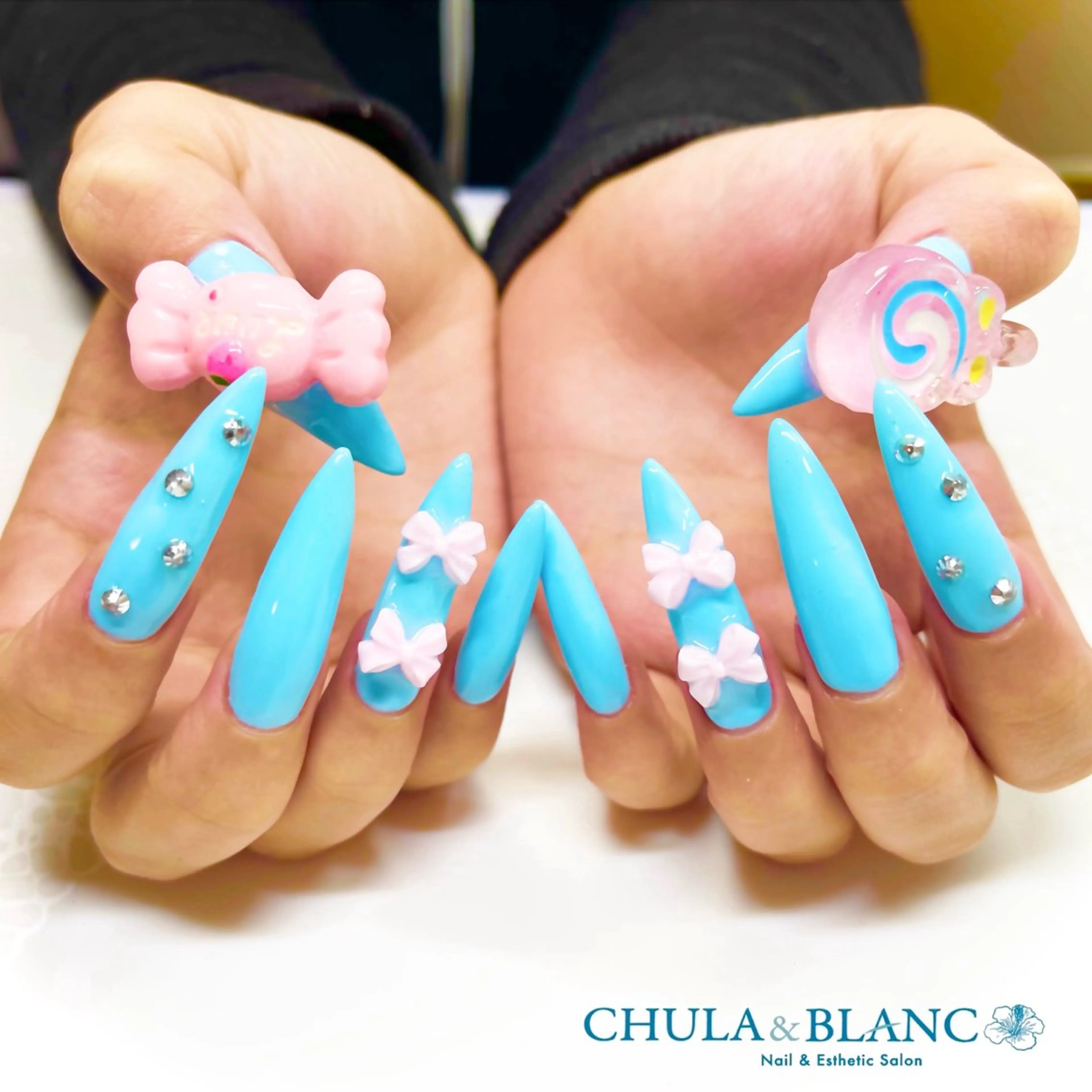 ネイル CHULA & BLANC所属・AYA AYAのネイルデザイン