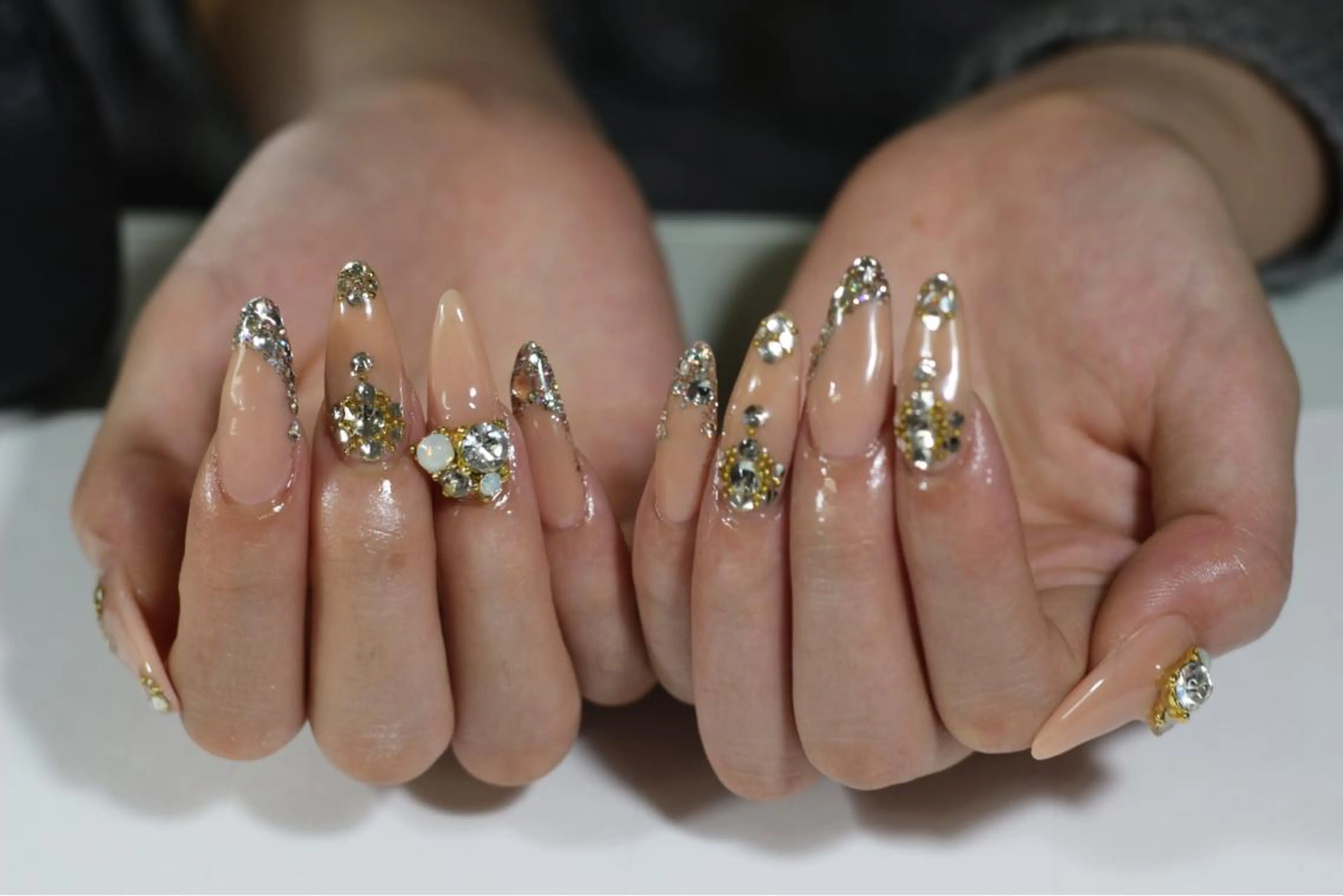 長さ出しネイルアートやり放題の写真