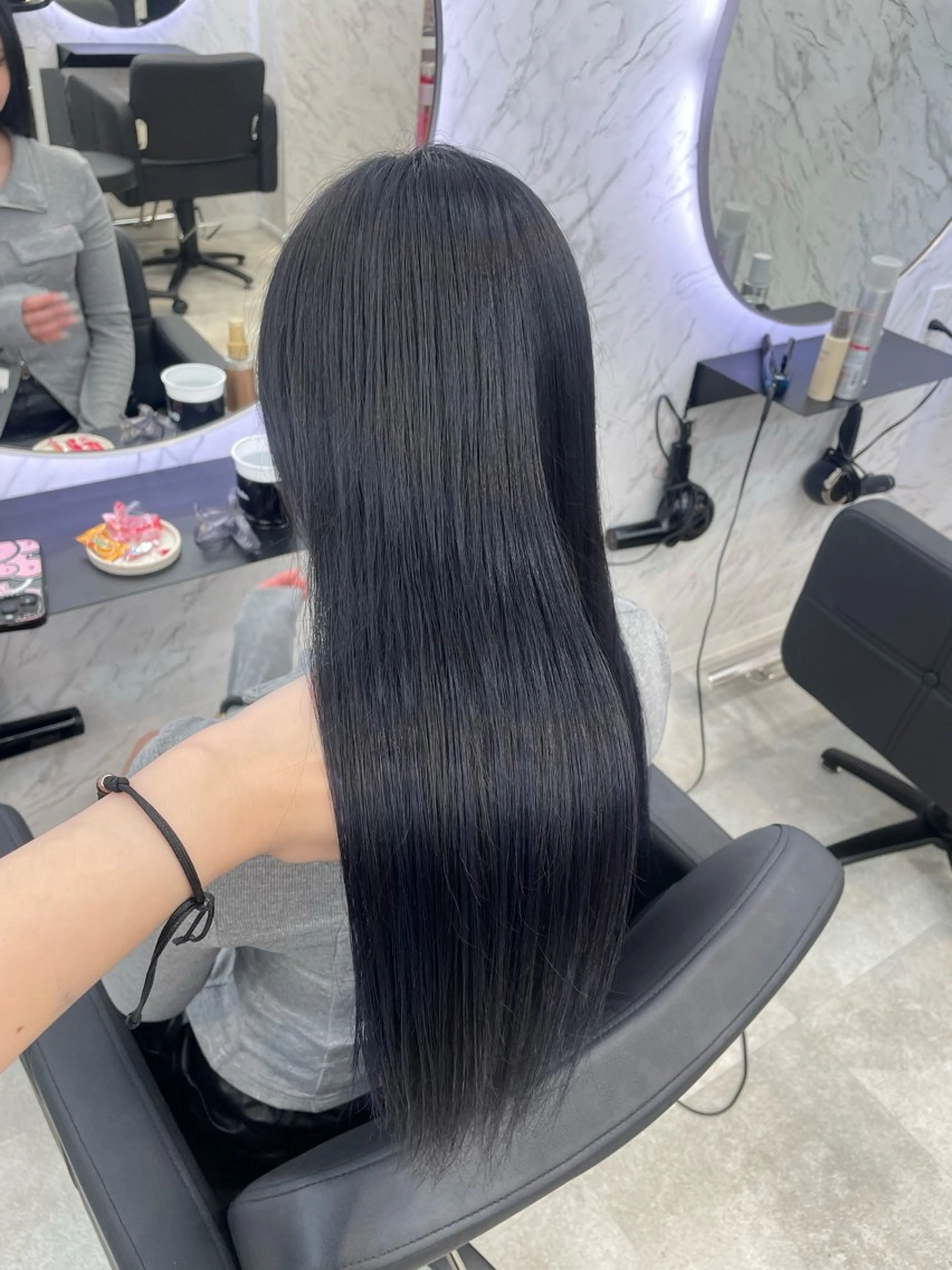 ロング カラー 黒髪 ブルーカラー ブルーブラック ヘアカラー hair salon dot. mooda 韓国風サロン 町田店所属・韓国風ヘア🎀🩶 /♡𝓝𝓸𝓪♡のヘアスタイル