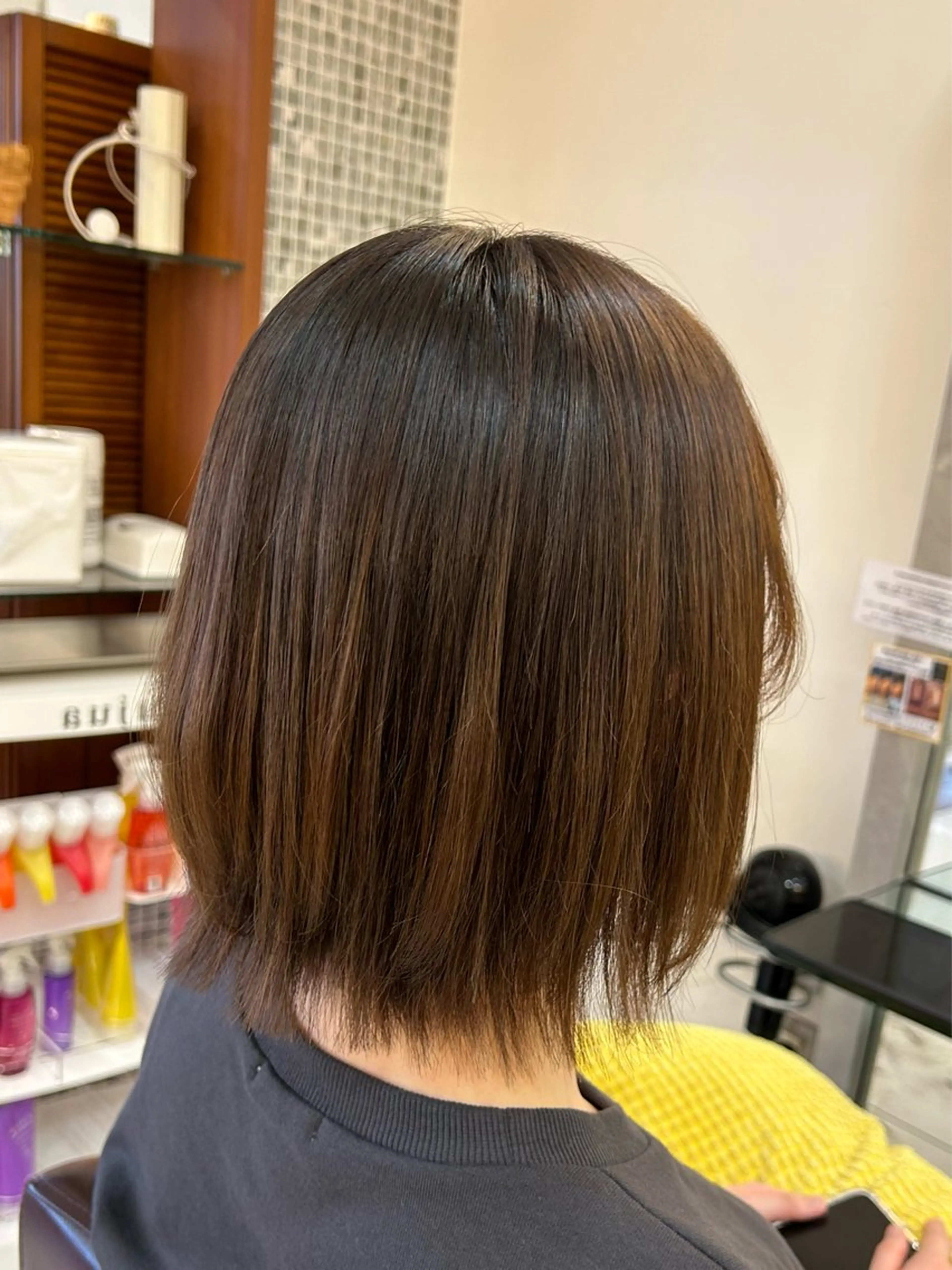 ミディアム ボブレイヤー ボブ くびれヘア レイヤーカット 外ハネヘア カット トップスタイリスト 林すずかのヘアスタイル