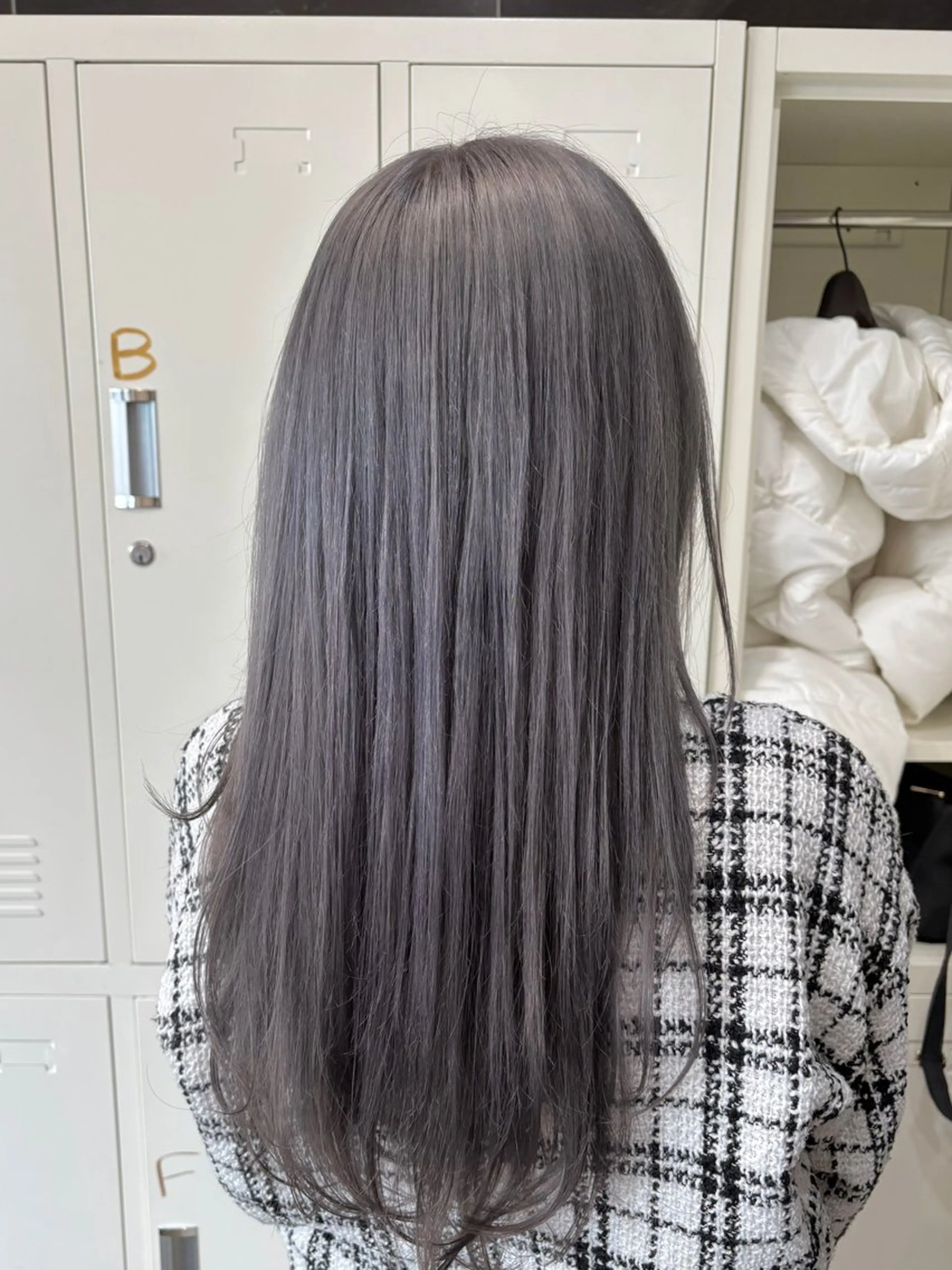 ロング カラー 緑川 佳薫のヘアスタイル