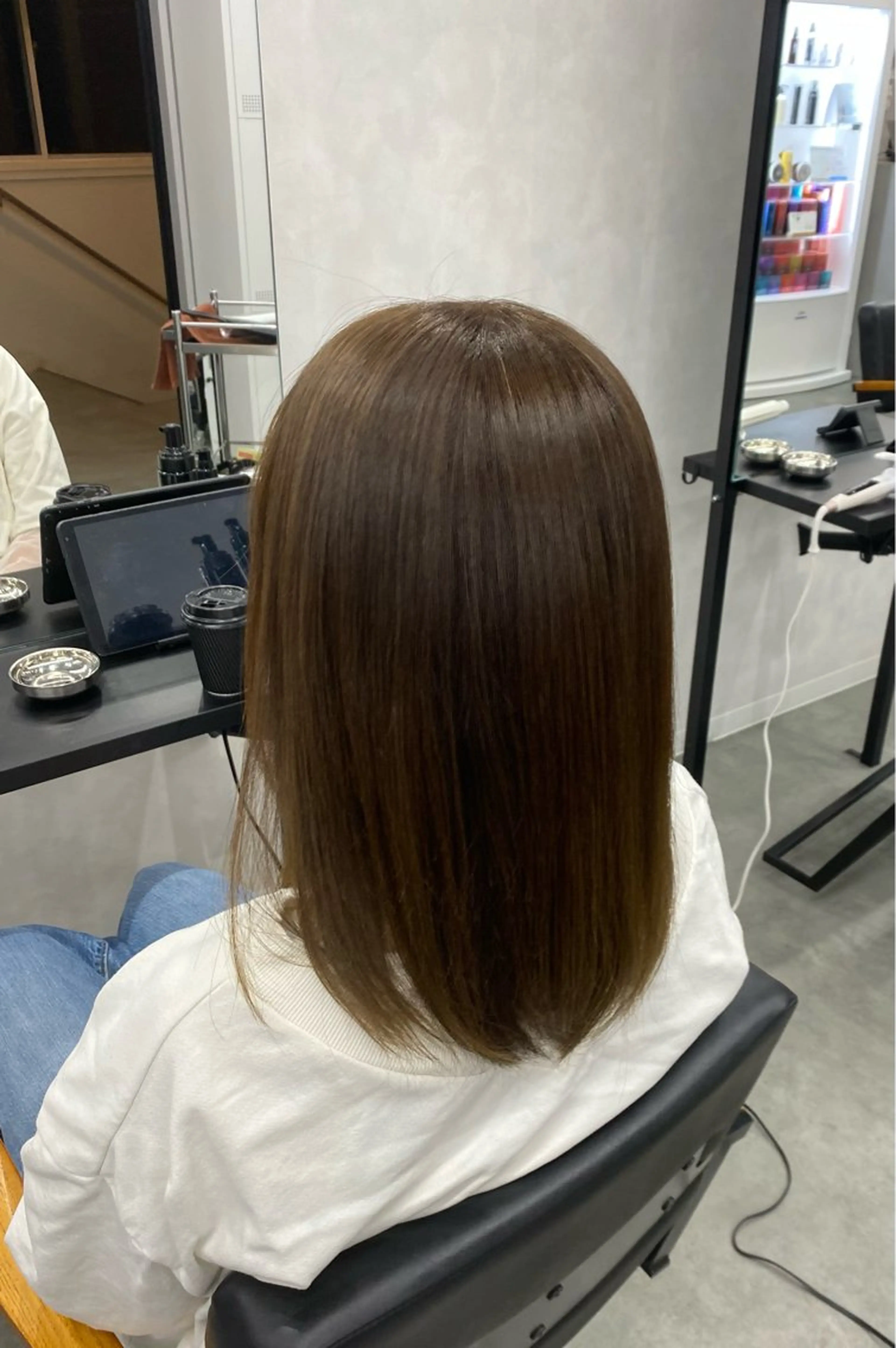 ミディアム LIV(リヴ) My (マイ)のヘアスタイル