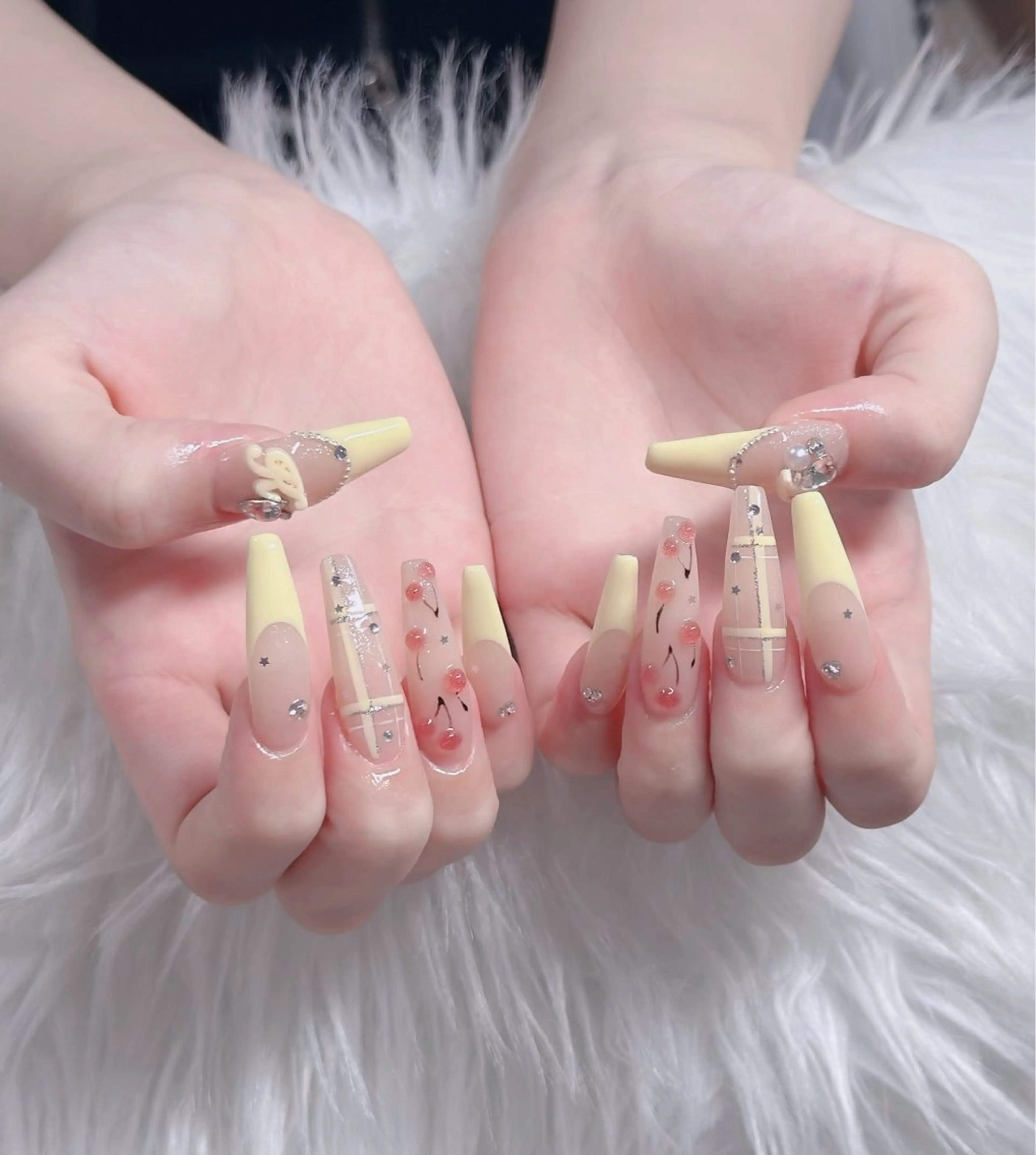 ネイル フレンチネイル ジェルネイル ガラスフレンチ ハロウィン ハート ハンドネイル H.baby Nail Salonのネイルデザイン