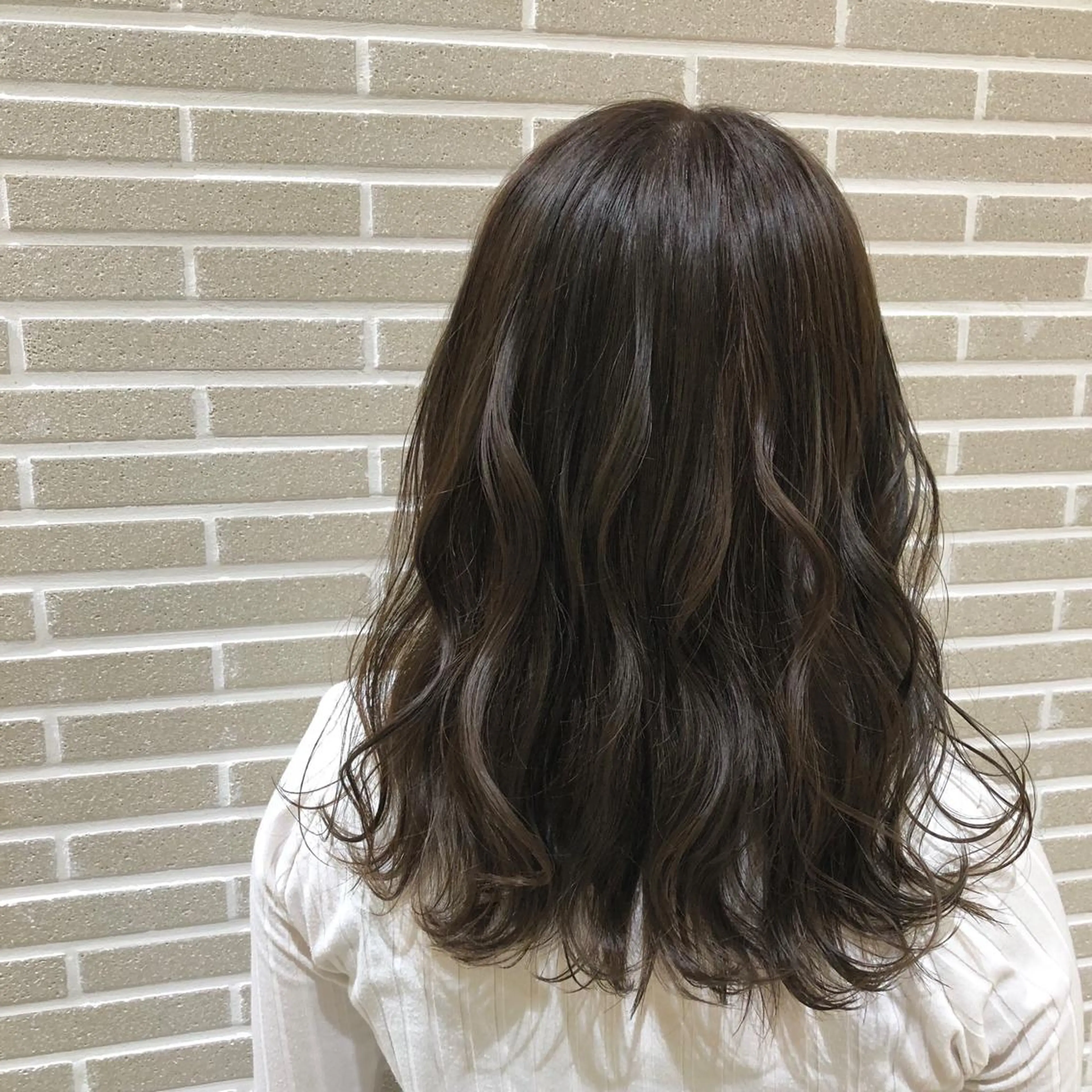 セミロング カラー 植田 菜月のヘアスタイル