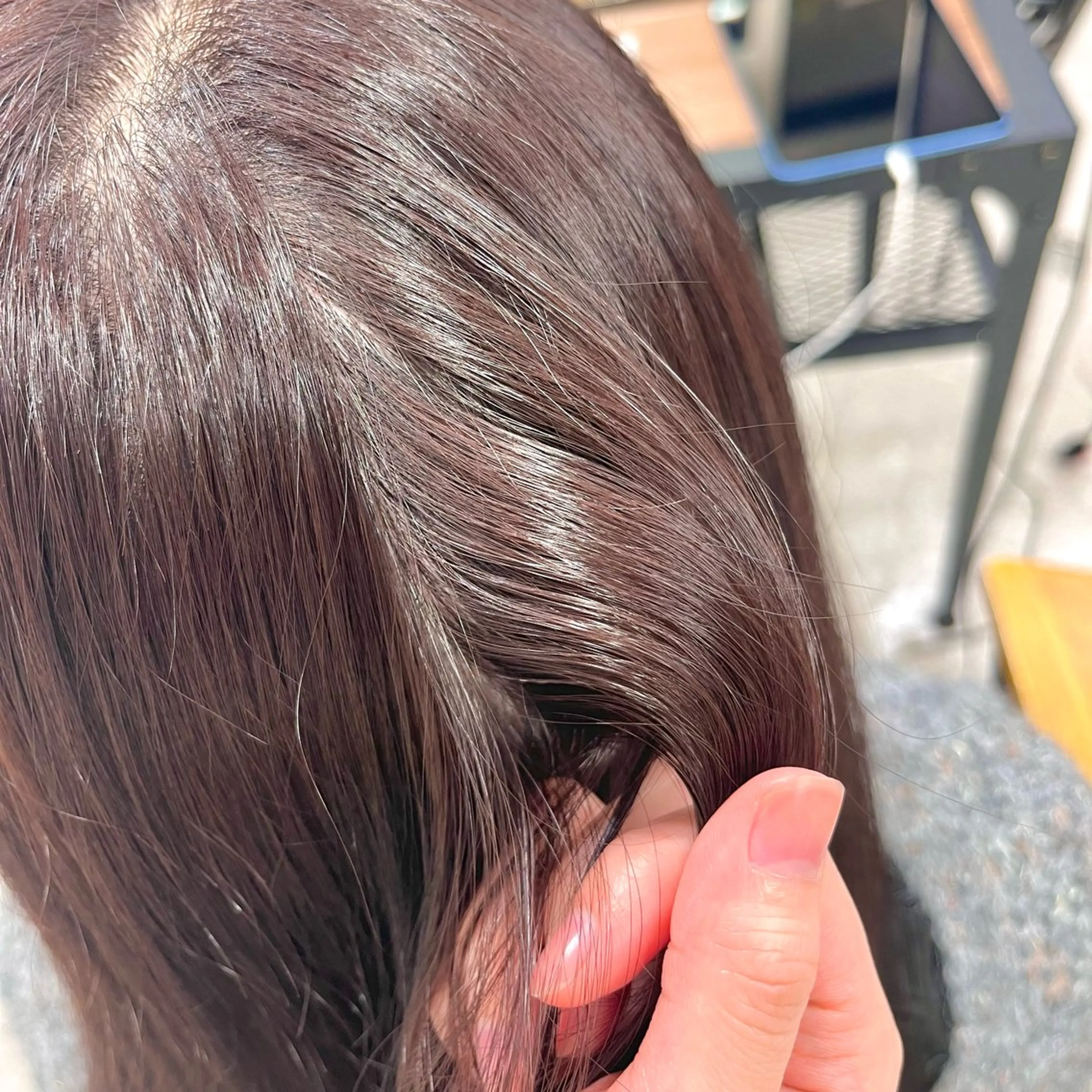 ミディアム カット ヘアカラー omocha umiのヘアスタイル