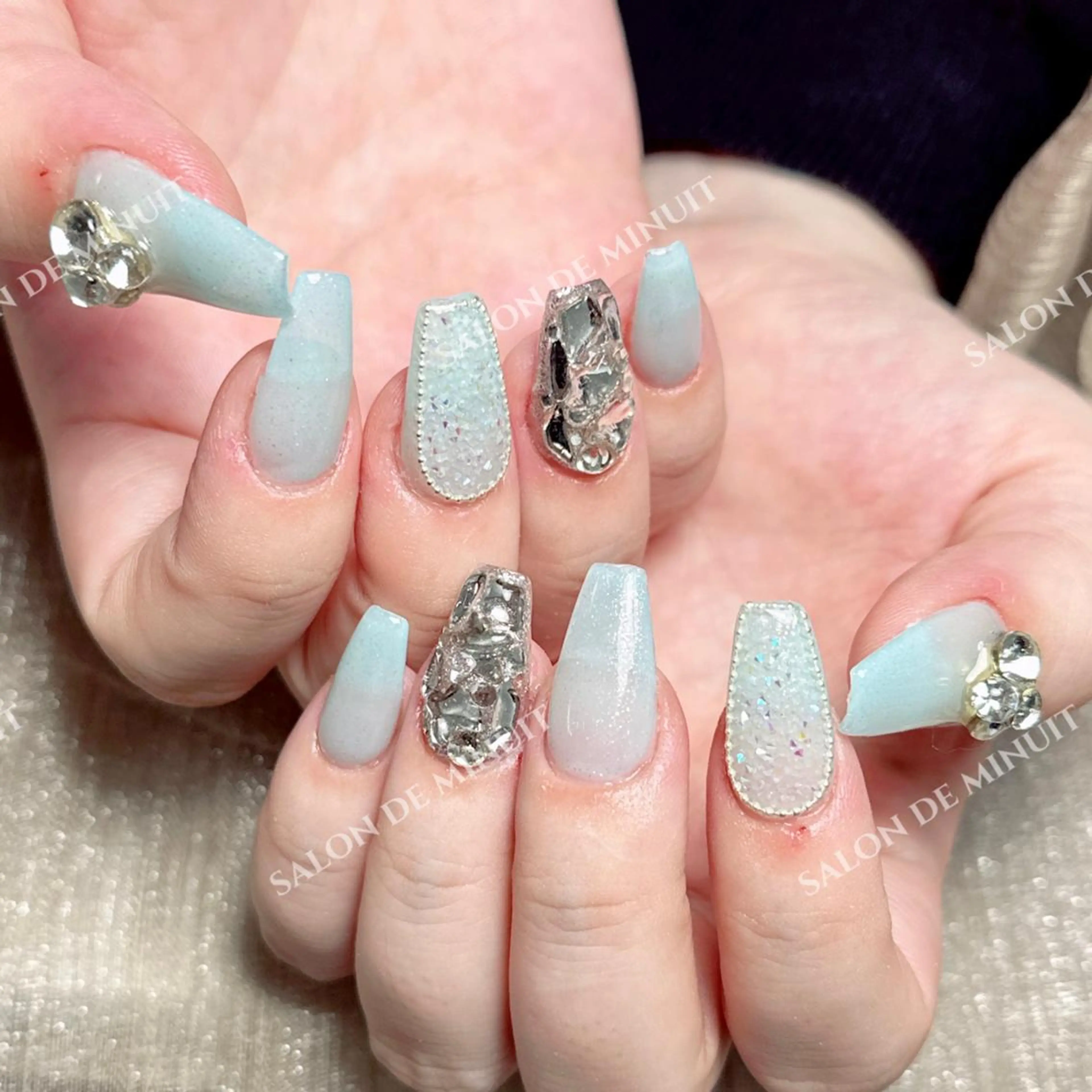 ネイル Salon de Minuit🦩のネイルデザイン