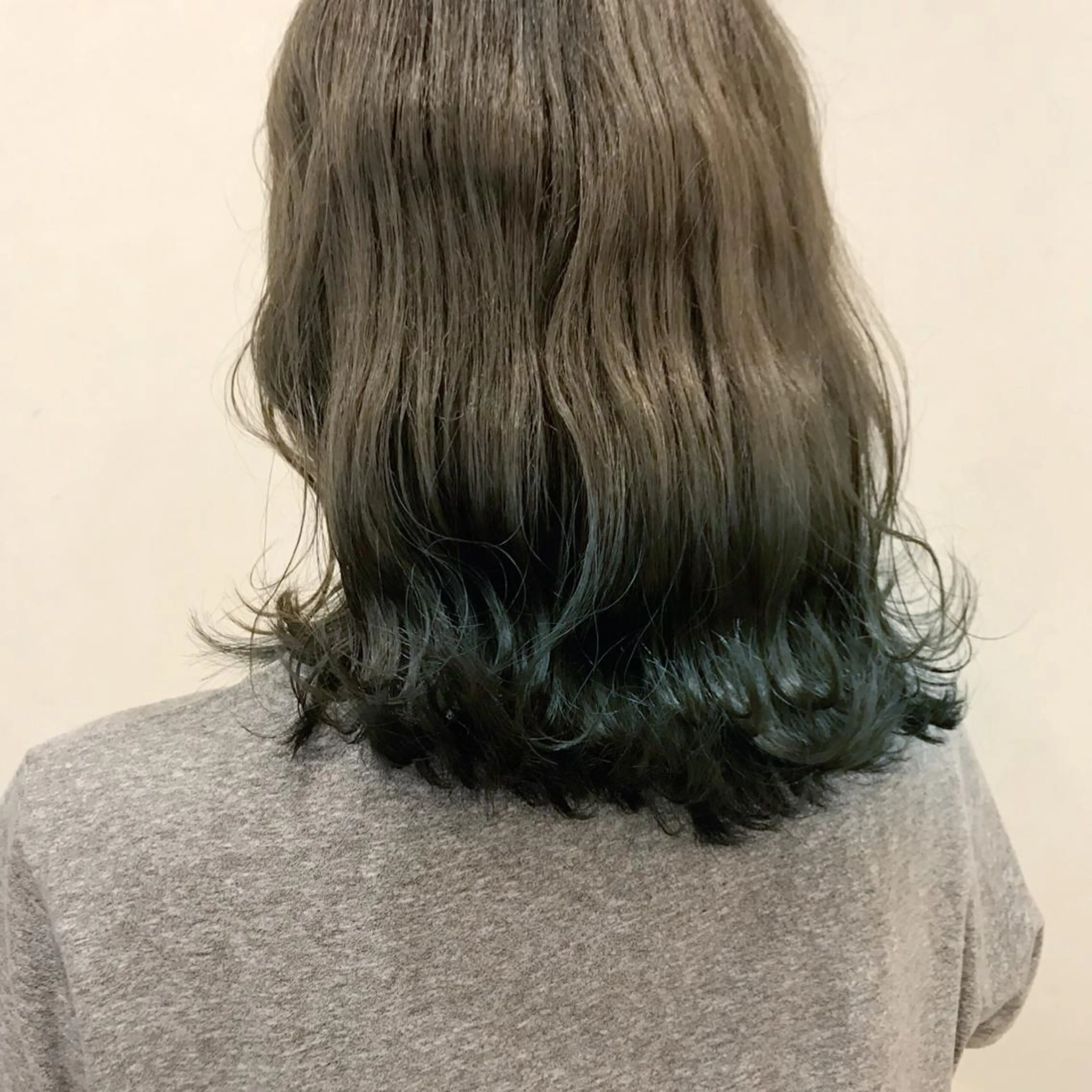 ミディアム カラー メンズ限定クーポン シェアサロン博多のヘアスタイル