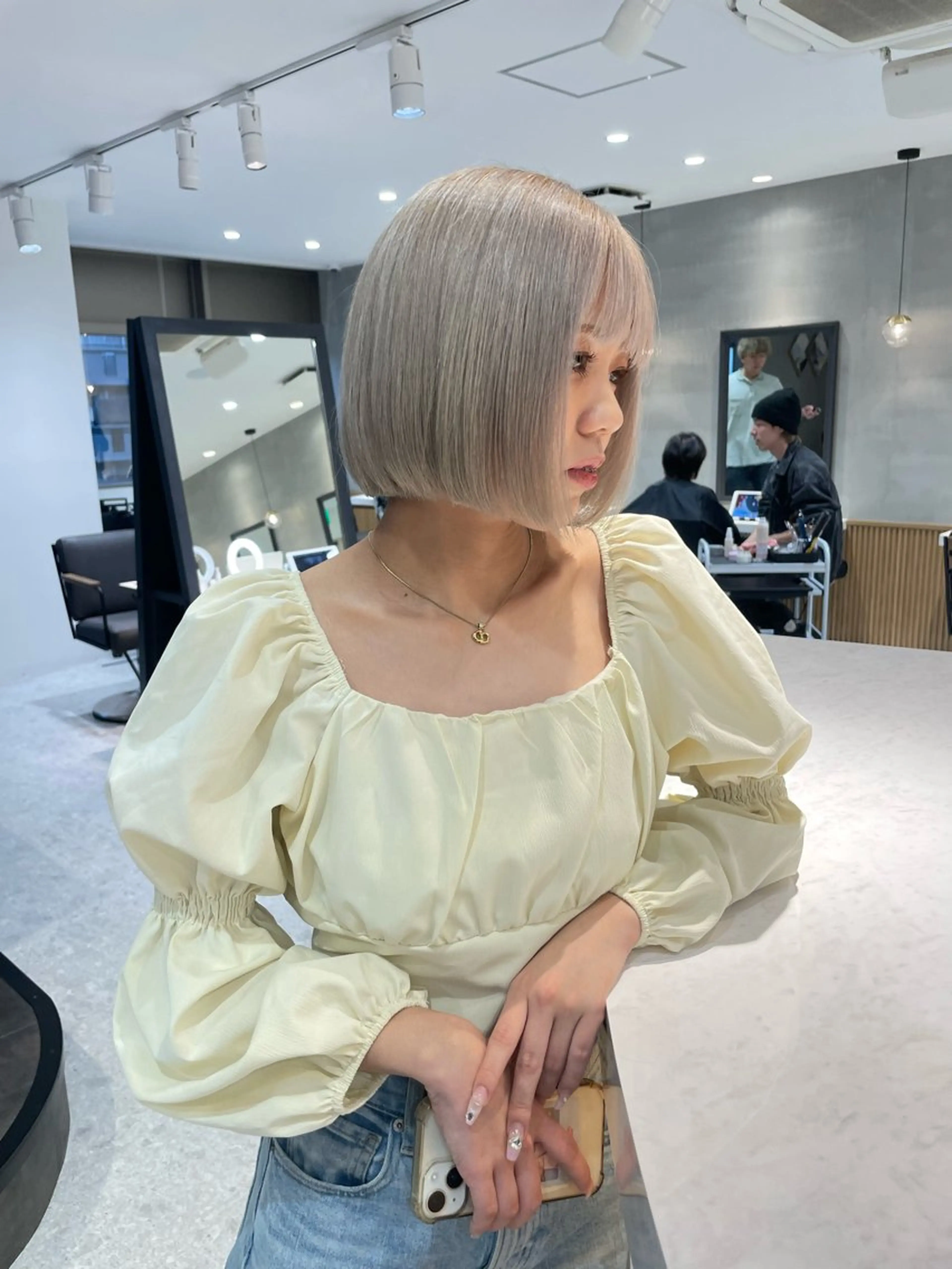 ミディアム カラー ハイトーンヘア れおん🌙のヘアスタイル