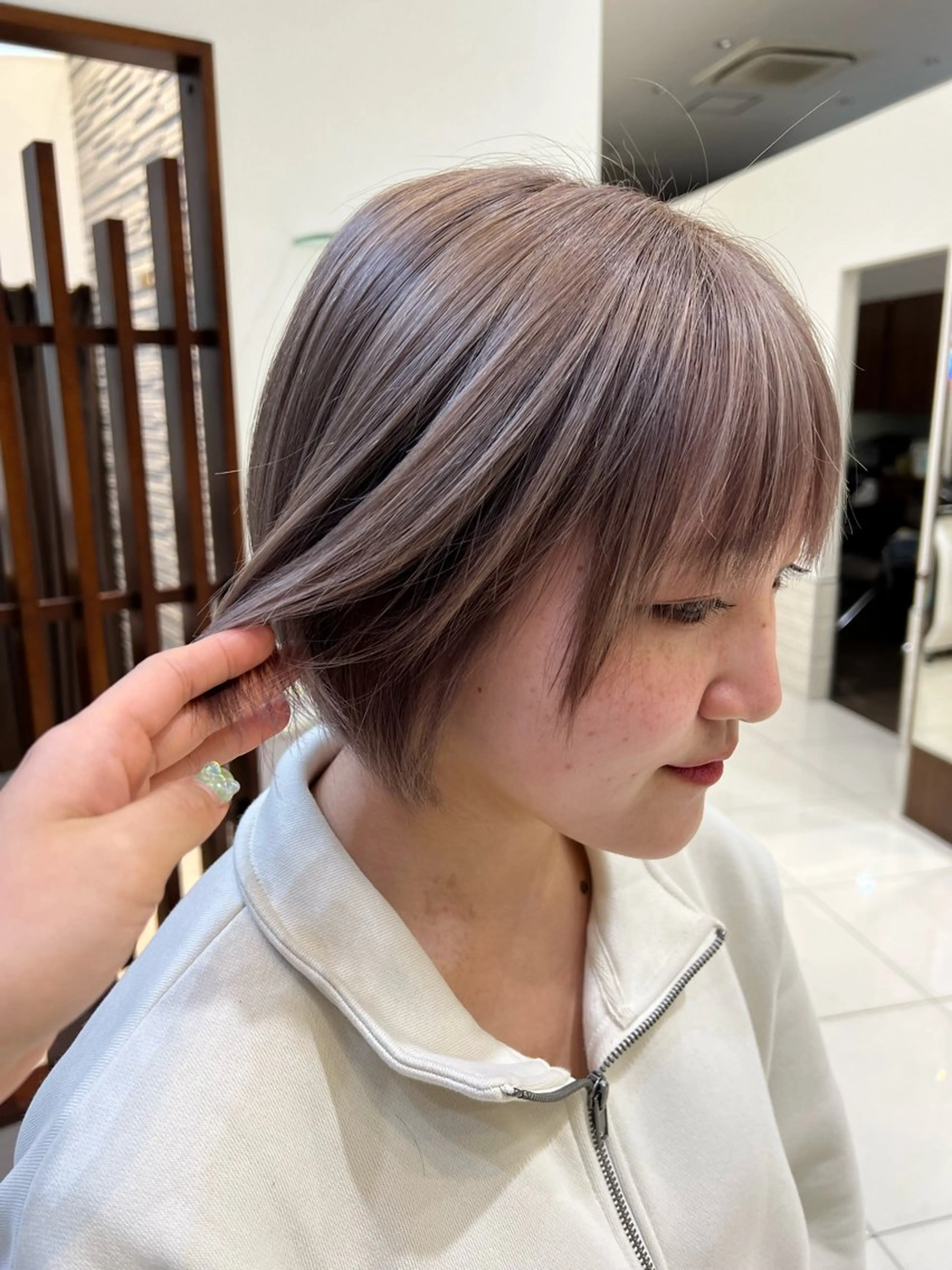 ショート カラー ヘアカラー トリートメント 立川🫧似合わせ 艶髪✨あんどうゆうかのヘアスタイル