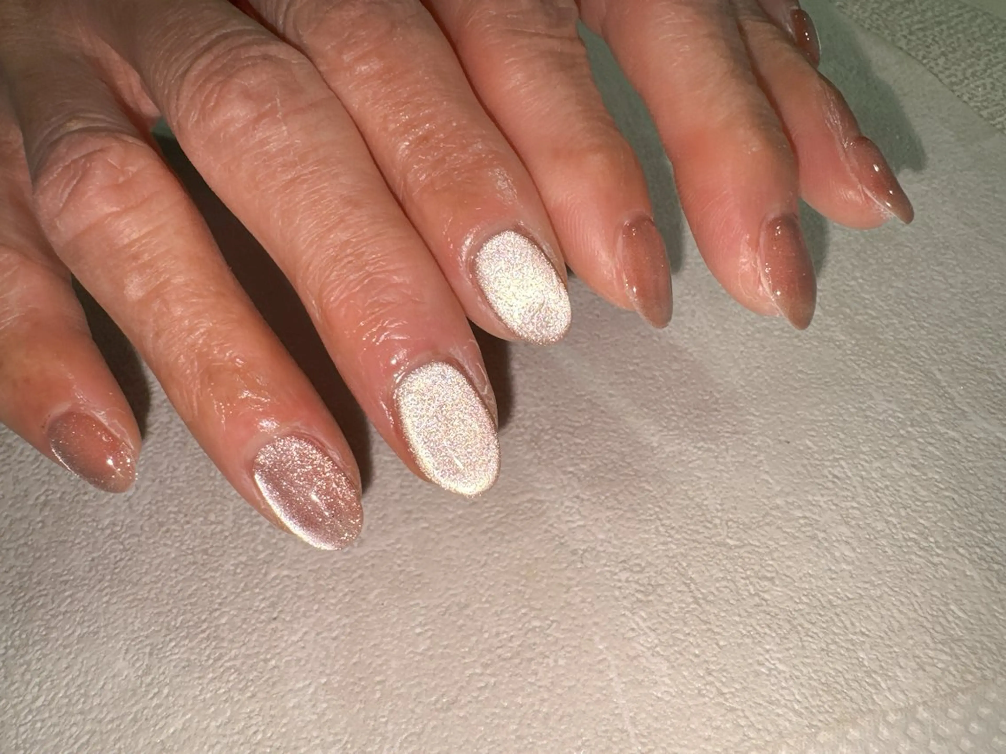 ネイル オーロラネイル フットネイル フレンチネイル ジェルネイル キラキラネイル ハンドネイル kikinail 溝の口のネイルデザイン