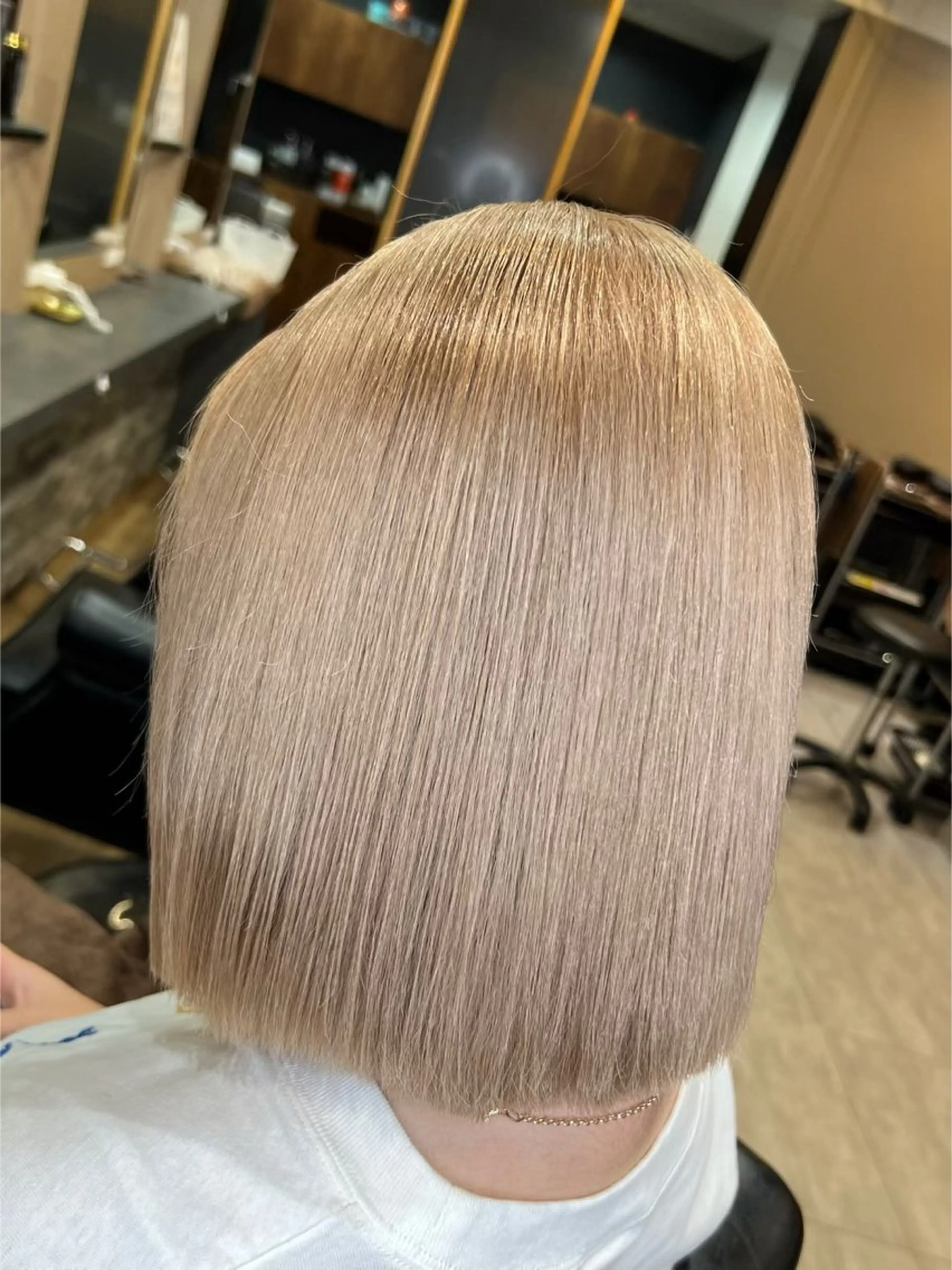 ショート カラー ベージュカラー ブリーチ ミルクティーベージュ エクステ 髪質改善 カット ヘアカラー トリートメント 横浜/エクステ特化× 艶カラー/あいかのヘアスタイル