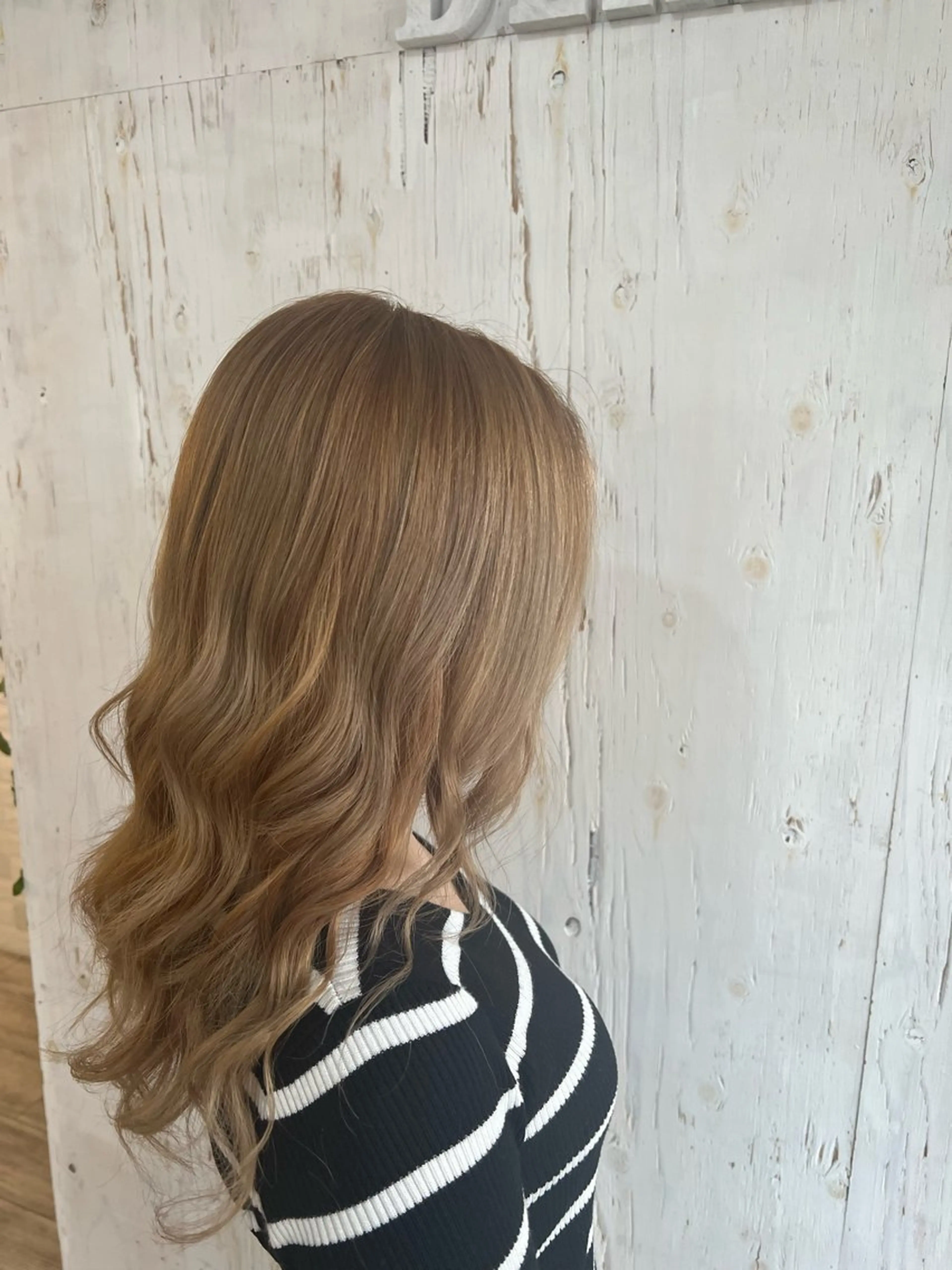 カラー ベージュカラー ミルクティーベージュ 吉田 悠乃のヘアスタイル