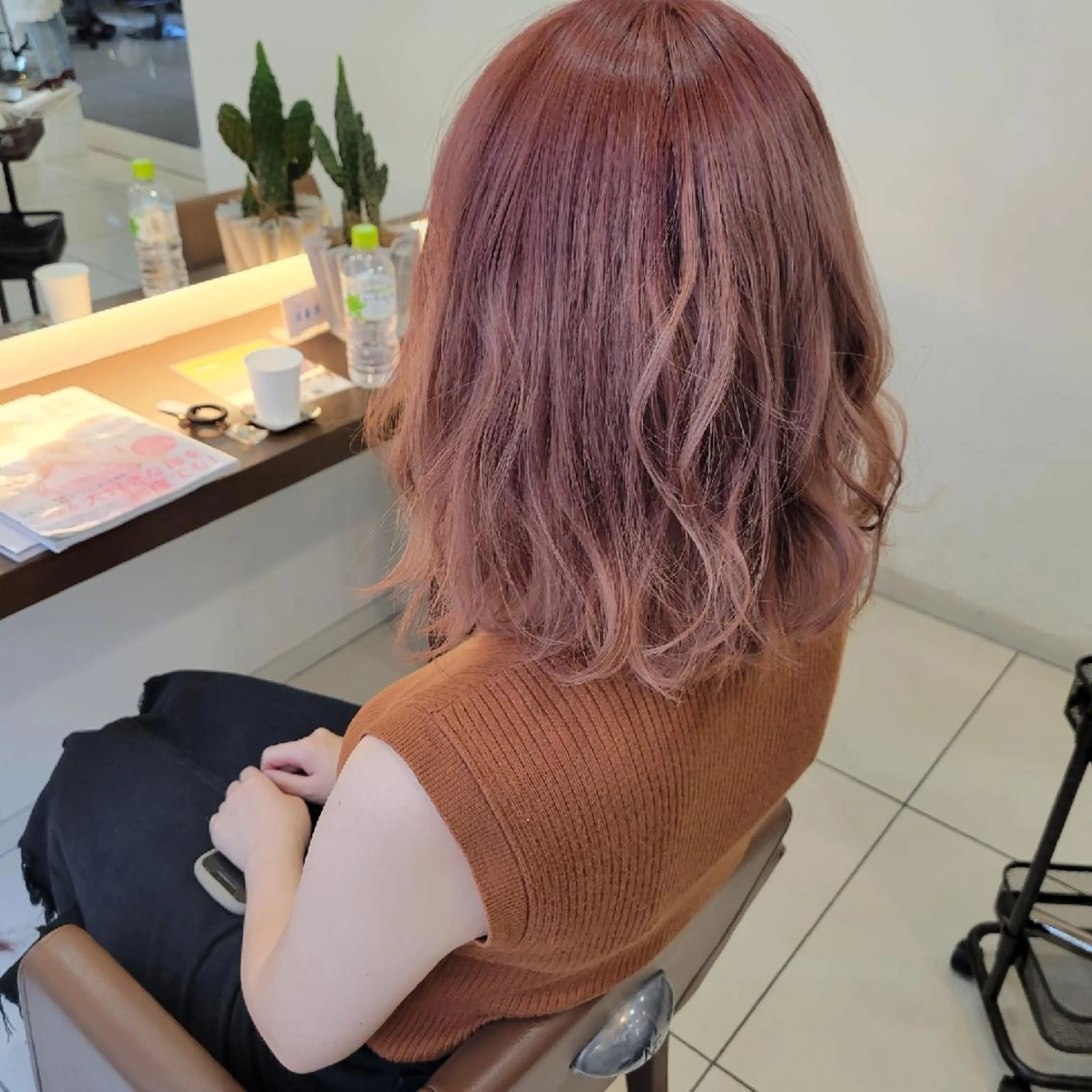 ミディアム カラー 羽エクステ🩷 🤍まき🤍のヘアスタイル