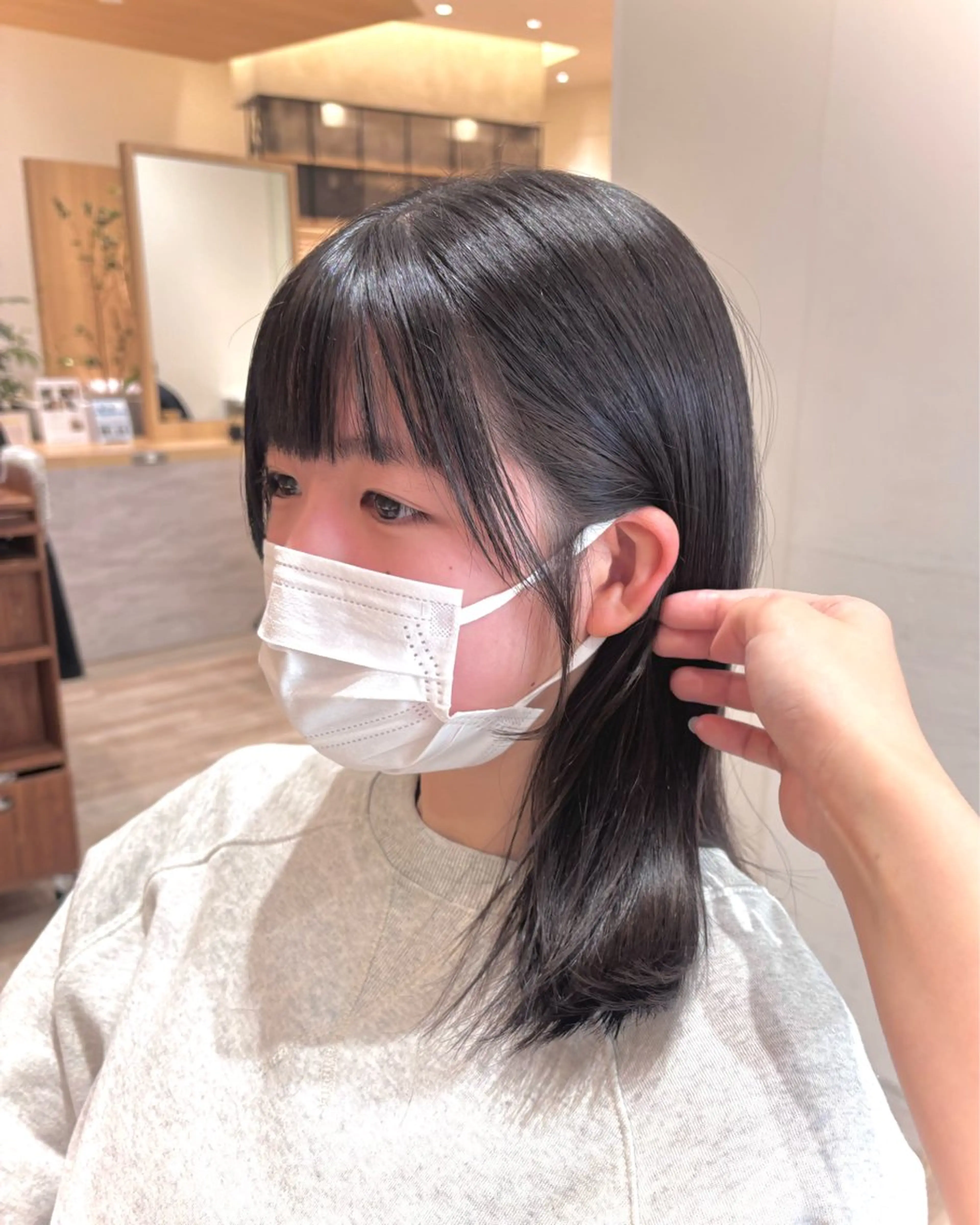 ミディアム 顔周りカット カット かどたはるな レイヤー/パーマのヘアスタイル