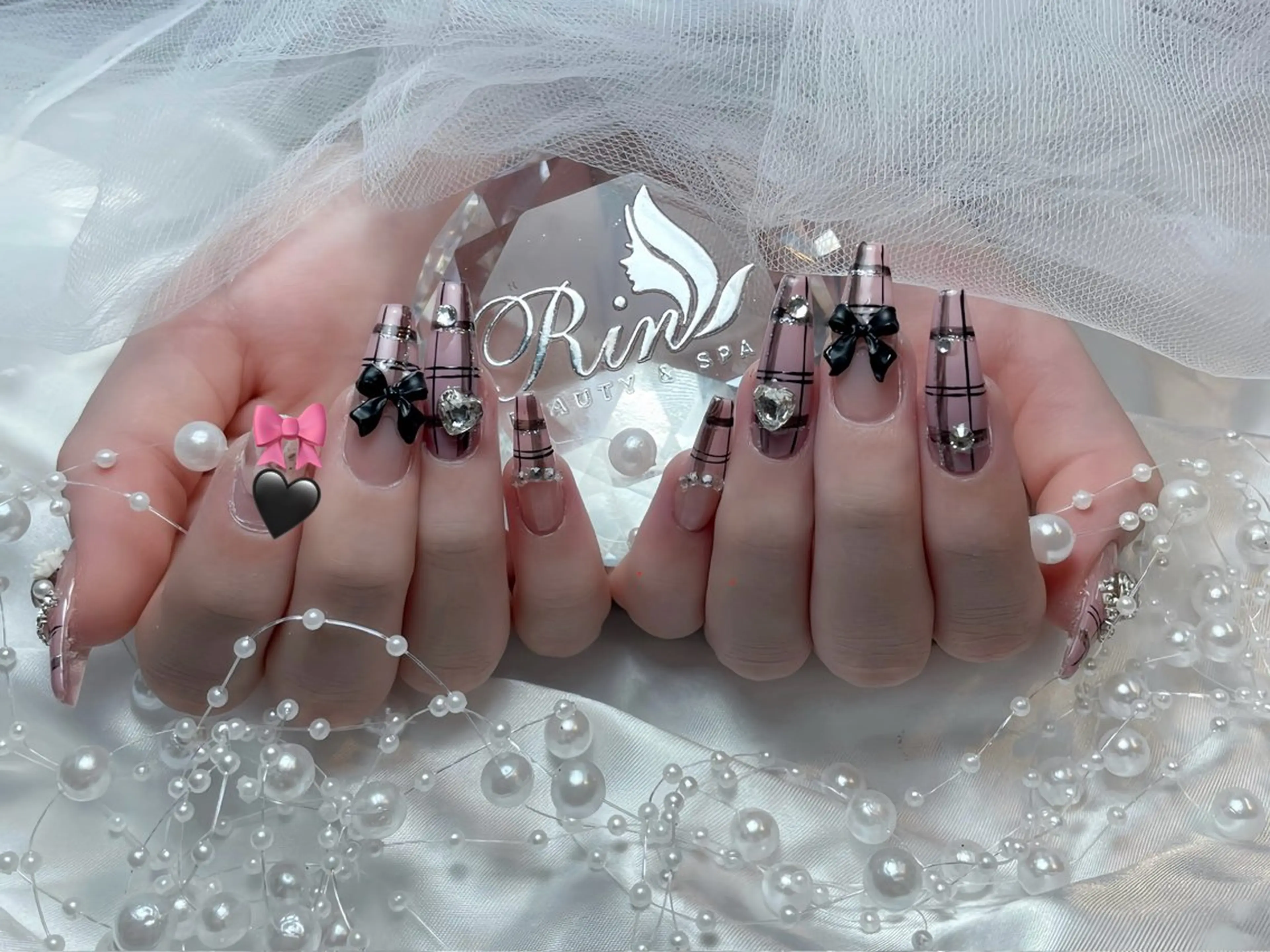 ネイル アートネイル チークネイル ジェルネイル ロングネイル マグネットネイル ハンドネイル Rin Nail 新大久保店のネイルデザイン