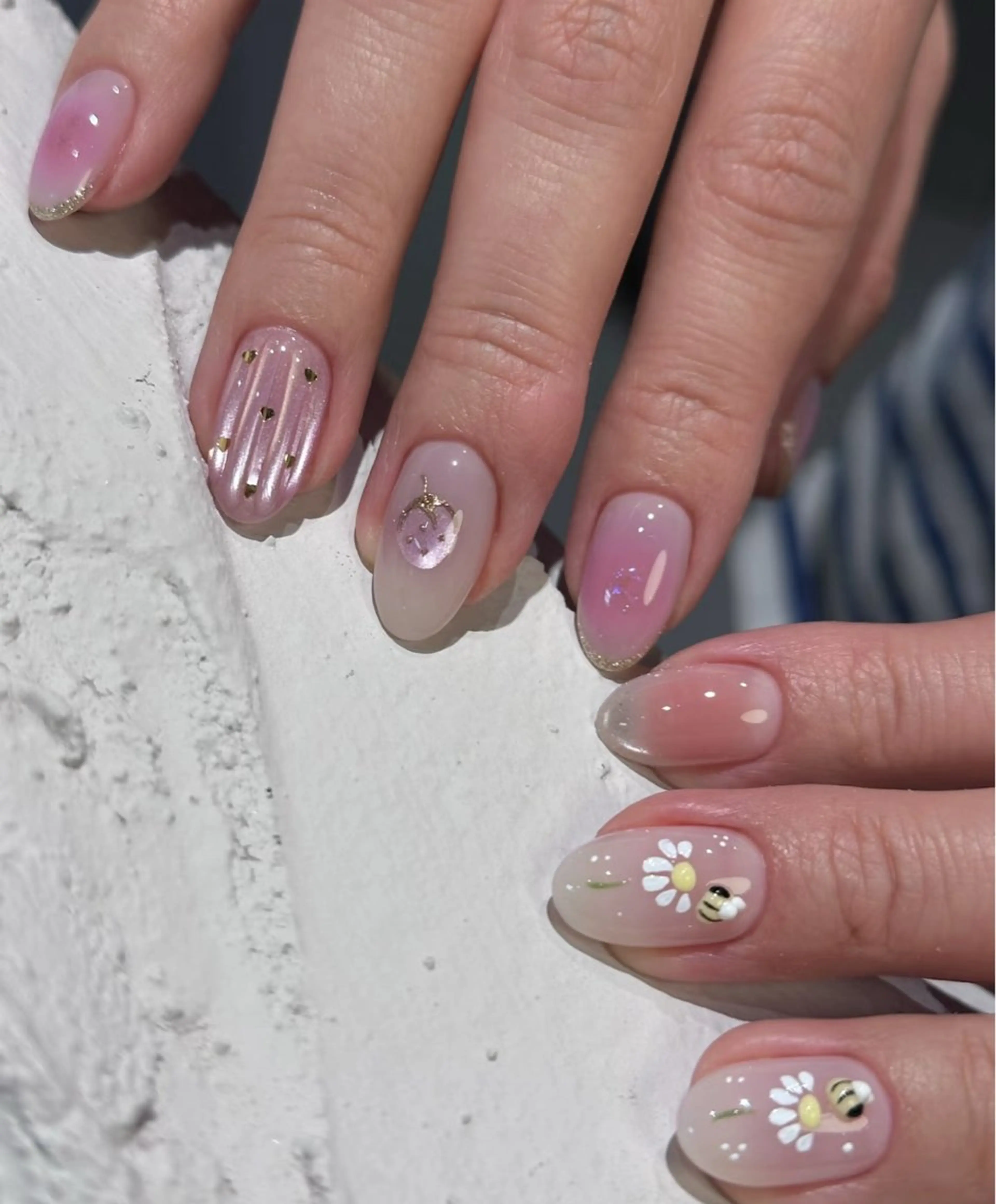 ネイル フットネイル フレンチネイル グラデーション ハート 韓国ネイル ハンドネイル Lynn_ Nailのネイルデザイン