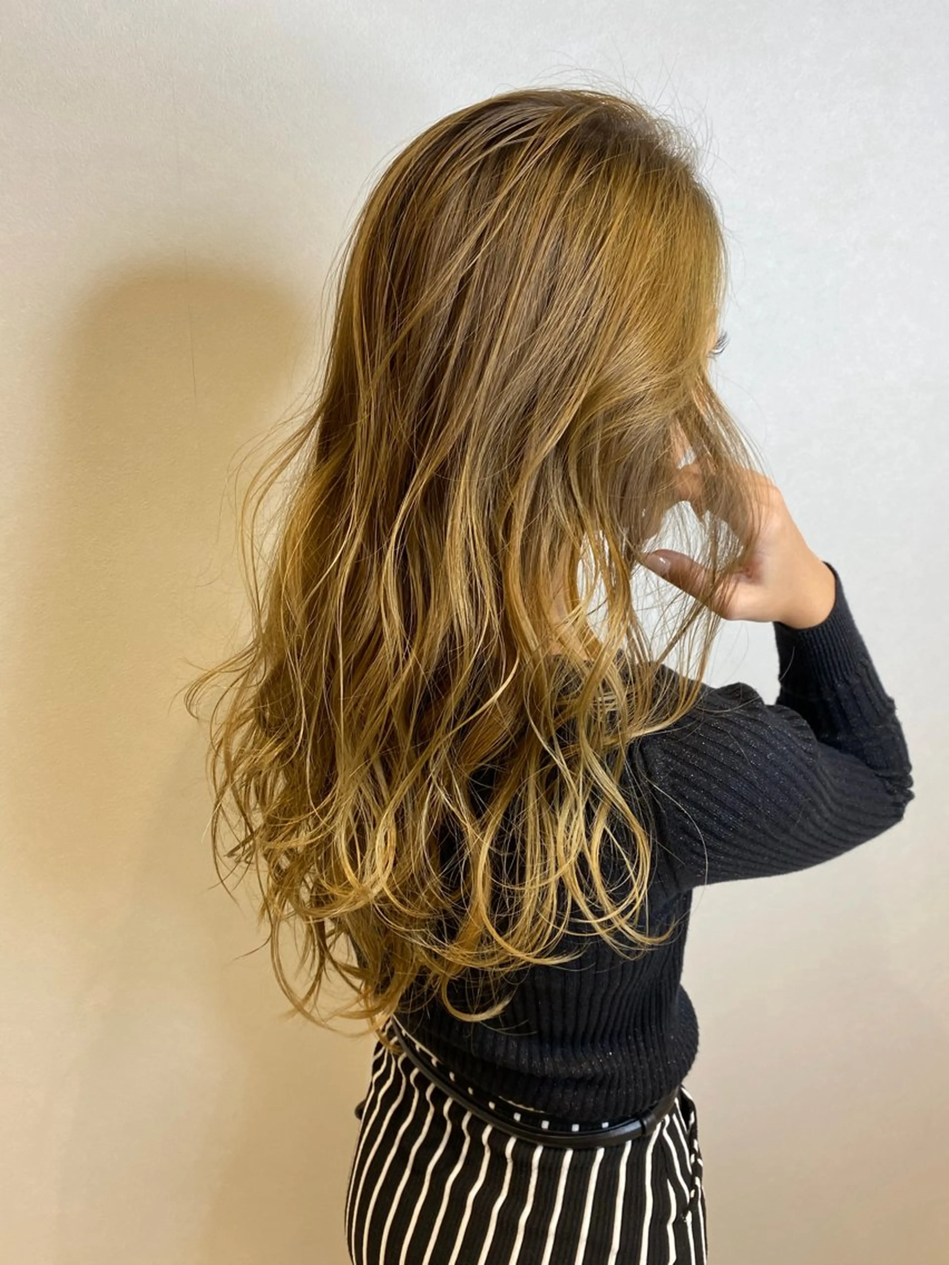 ロング カラー メンズ メンズブリーチ ブリーチ カット ヘアカラー トリートメント 飯田 祥哉のヘアスタイル