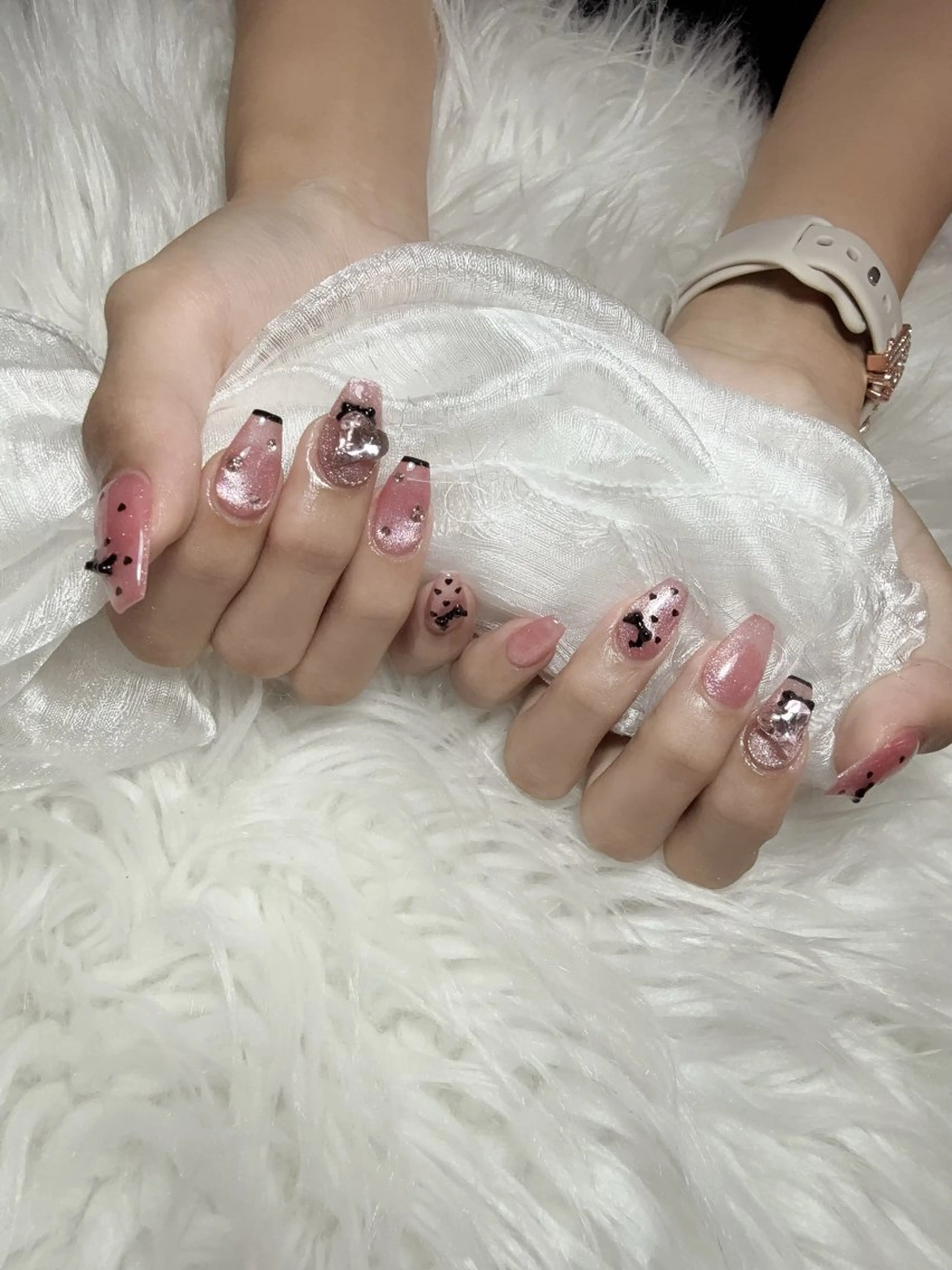 ネイル ハンドネイル &ME タカのネイルデザイン