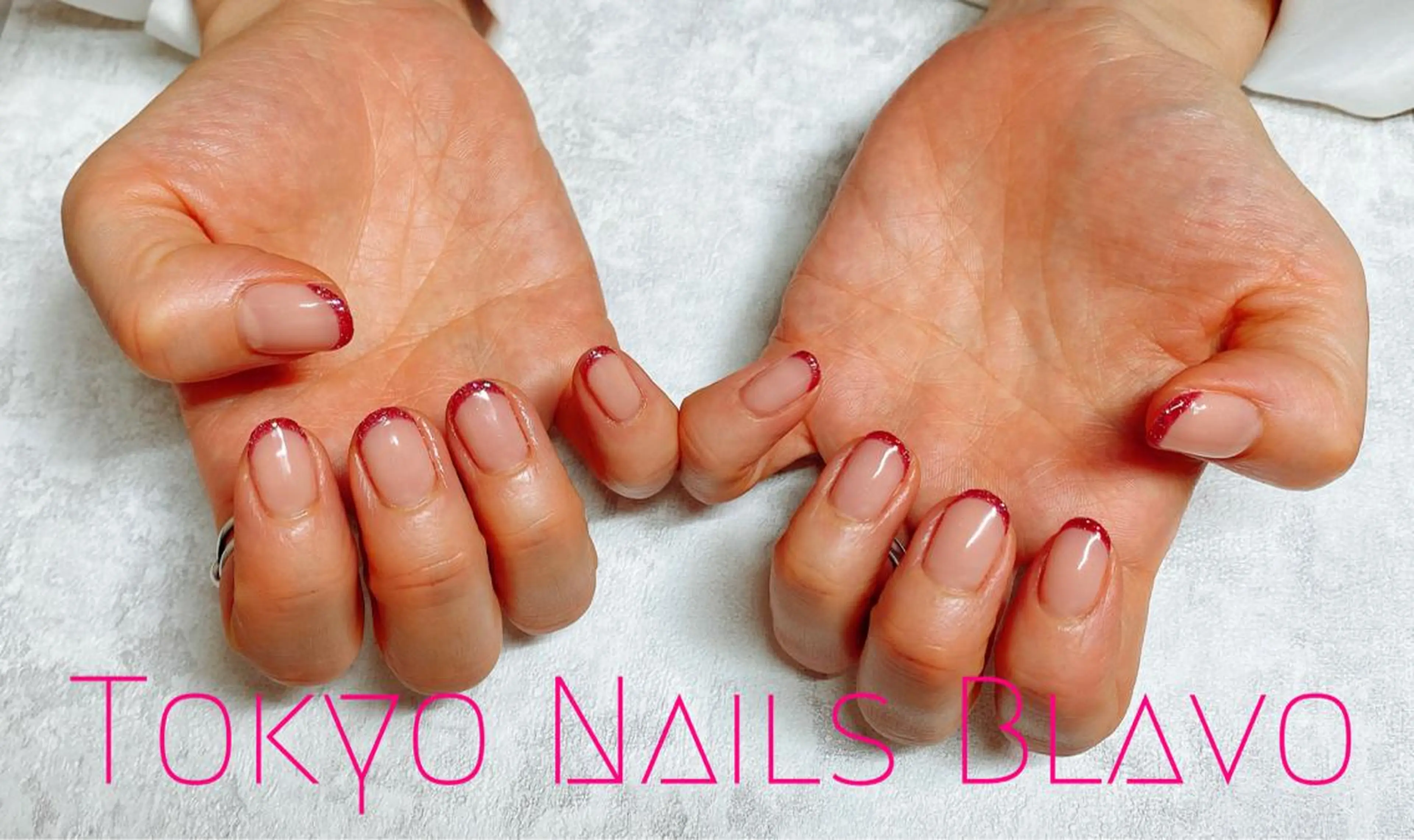 ハンドネイル オフ有り カラグラ、フレンチの写真