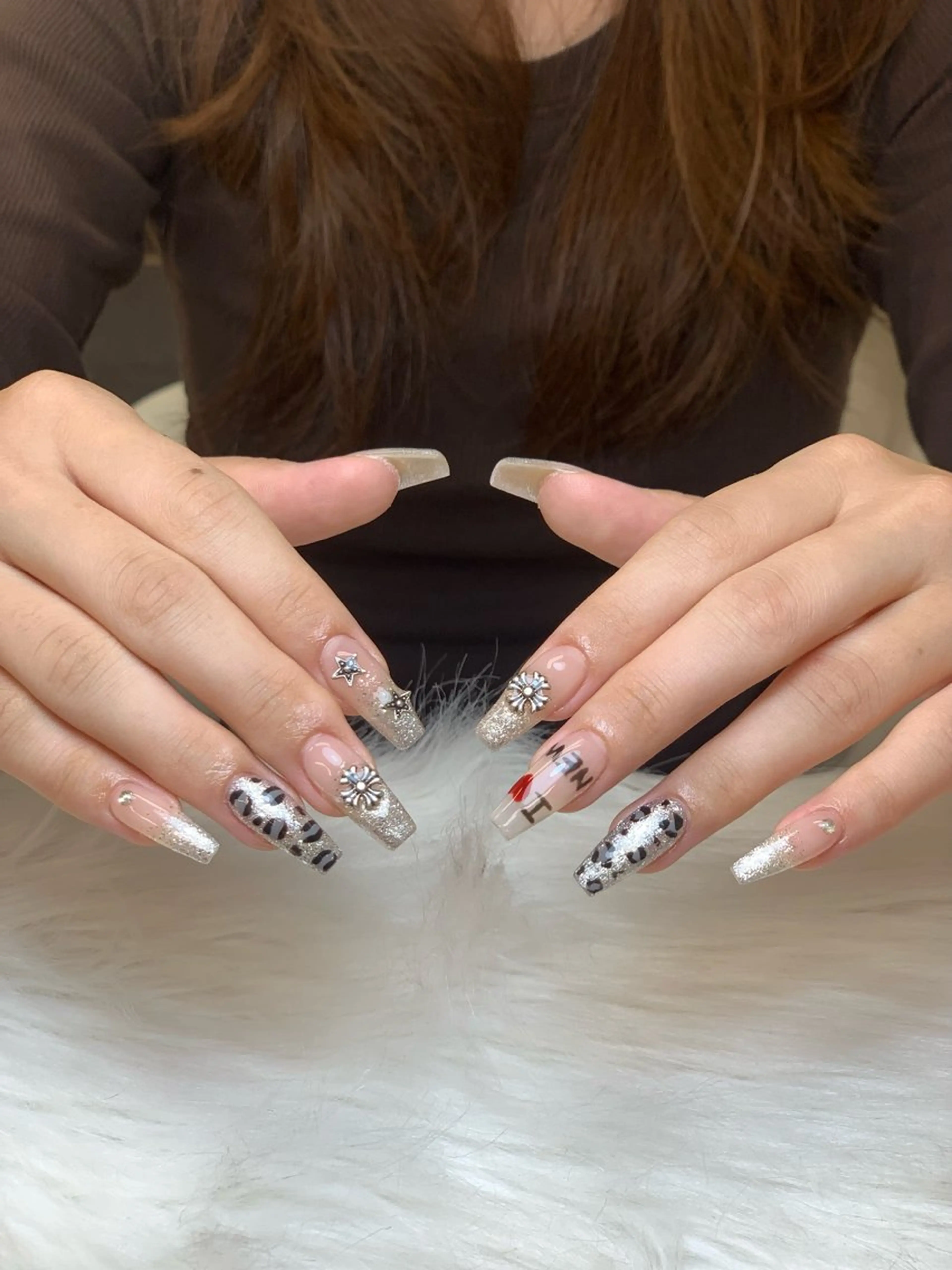 ネイル アートネイル 長さ出し ジェルネイル マグネットネイル ニュアンスネイル Cloudy Chan Nailのネイルデザイン