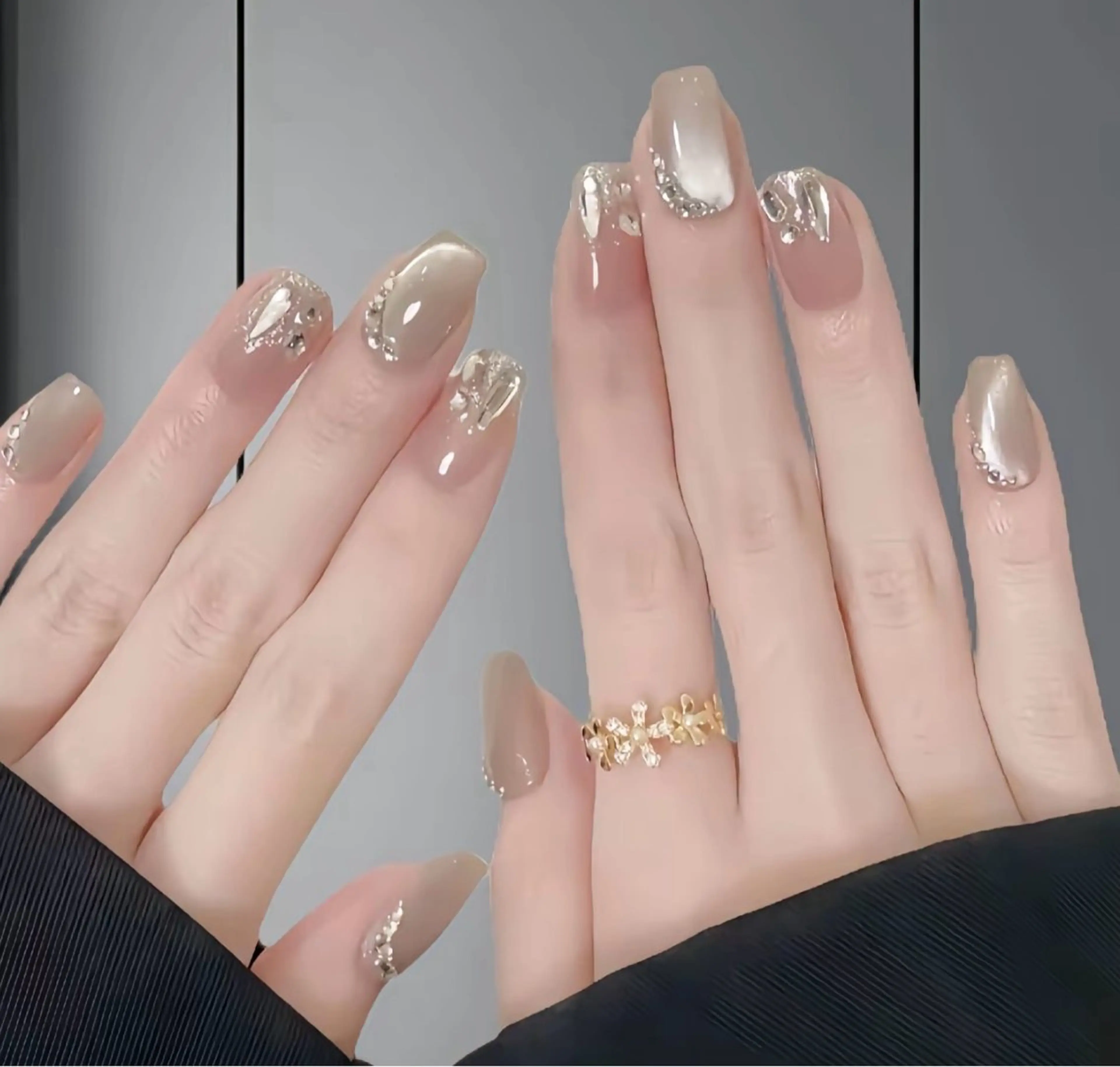 ネイル LEDアイラッシュ ∩_∩アオイのマツエク・マツパデザイン