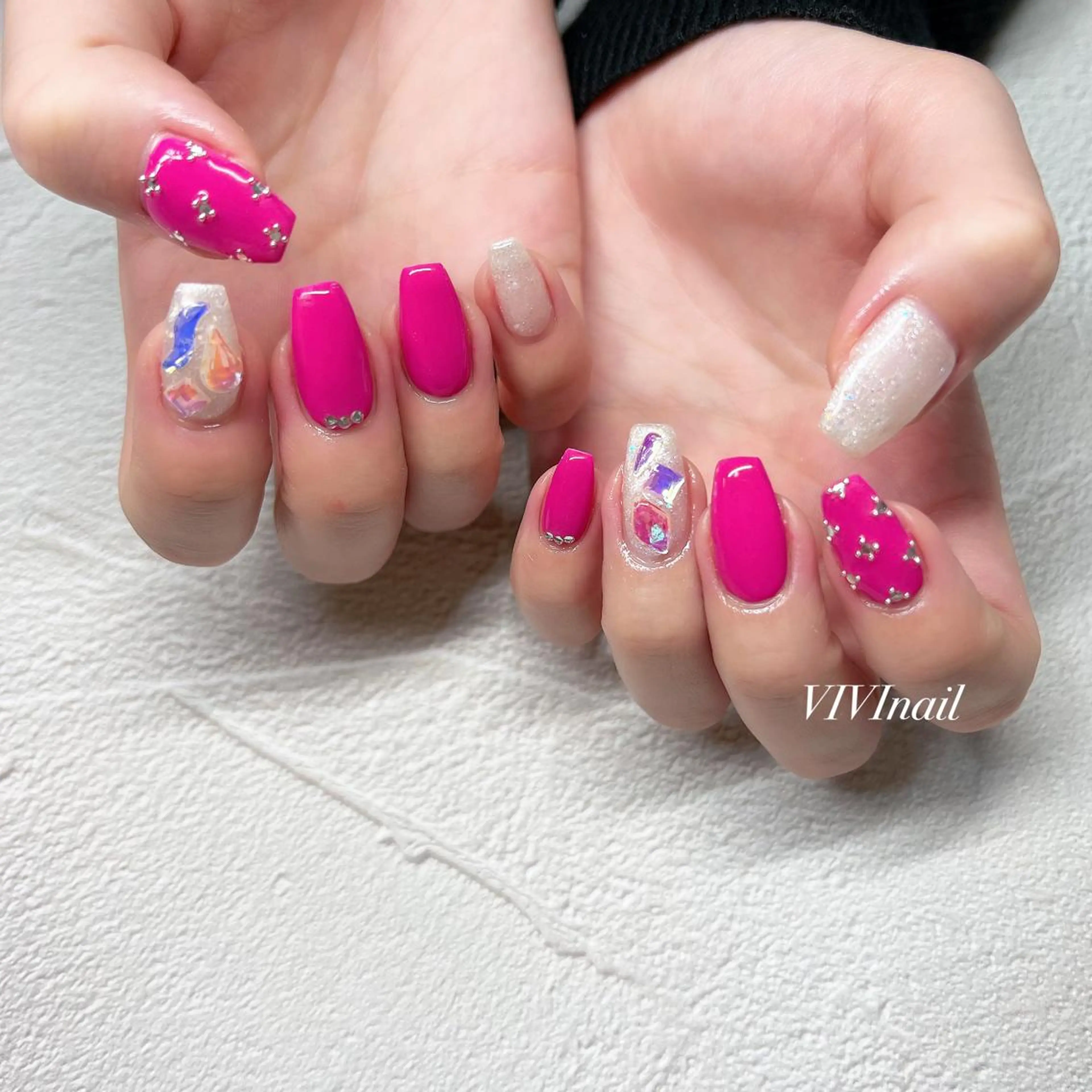 ネイル オーロラネイル ピンク ハンドネイル vivi nailのネイルデザイン