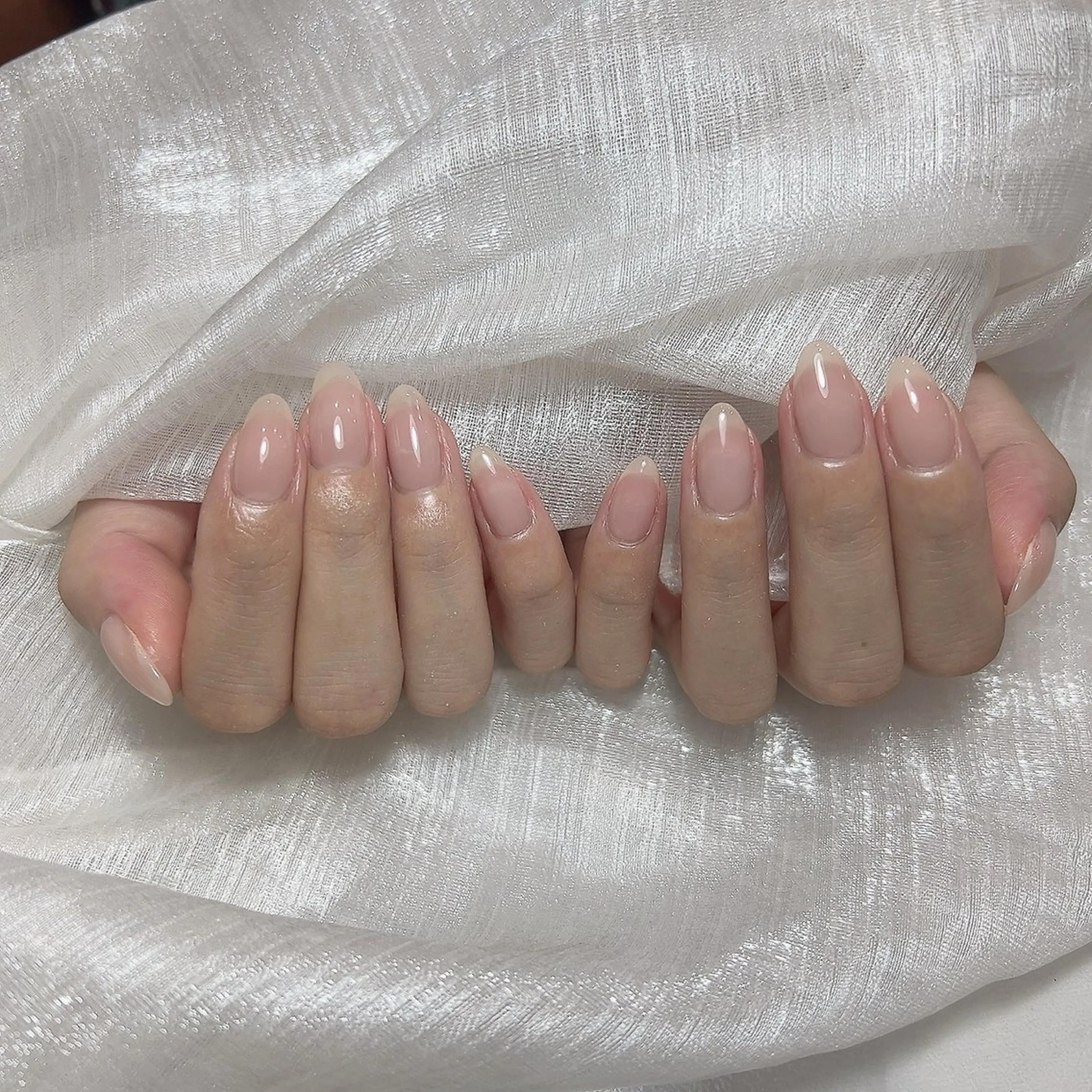 ネイル アートネイル フレンチネイル ジェルネイル グラデーション 韓国ネイル ハンドネイル Viola  . Nailsalonのネイルデザイン