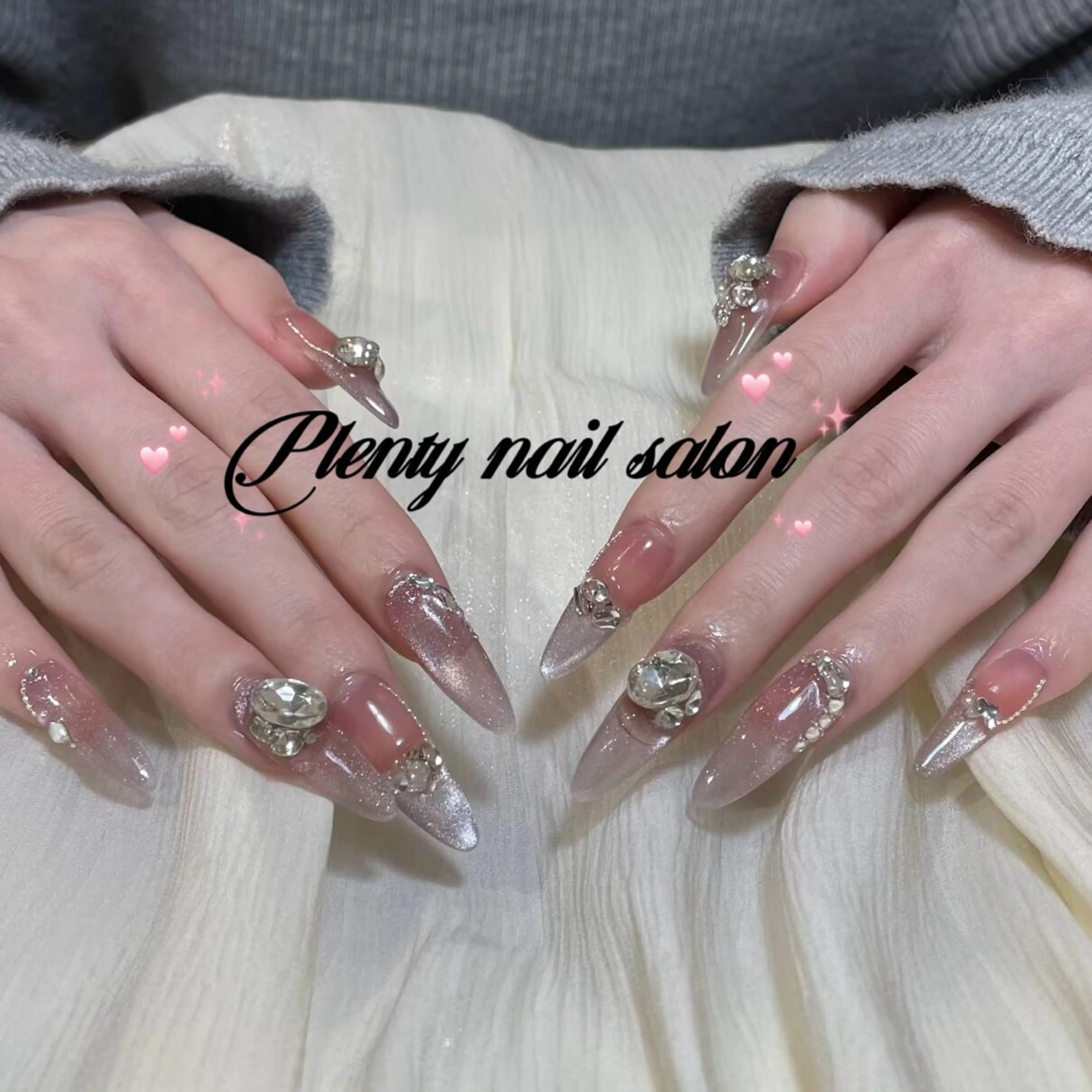 ネイル アートネイル オーロラネイル キラキラネイル 韓国ネイル マグネットネイル ハンドネイル ハンドケア DIAMOND 💞のネイルデザイン