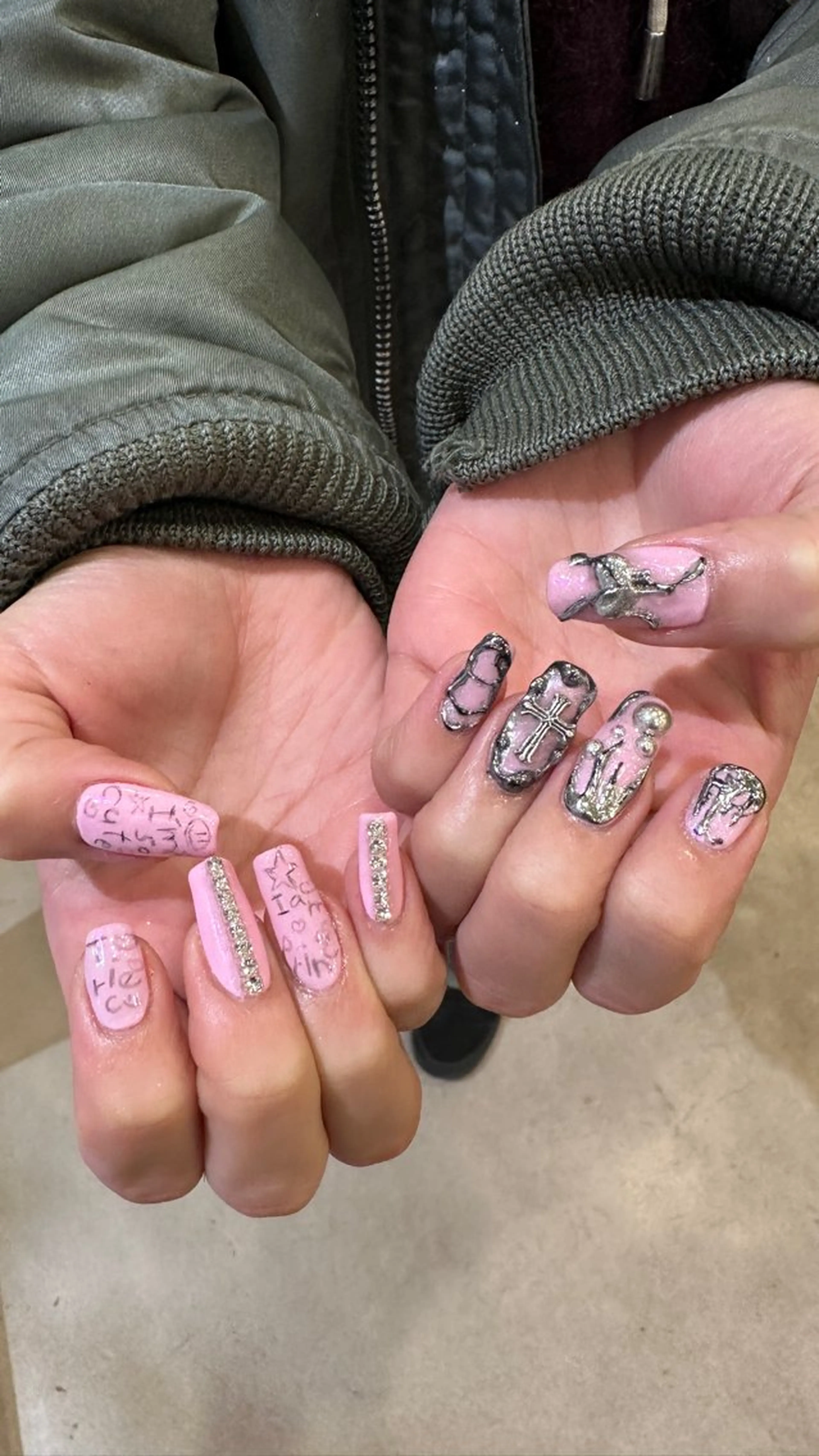 ネイル ハンドネイル 👽個性派ネイル🎀 komachiのヘアスタイル