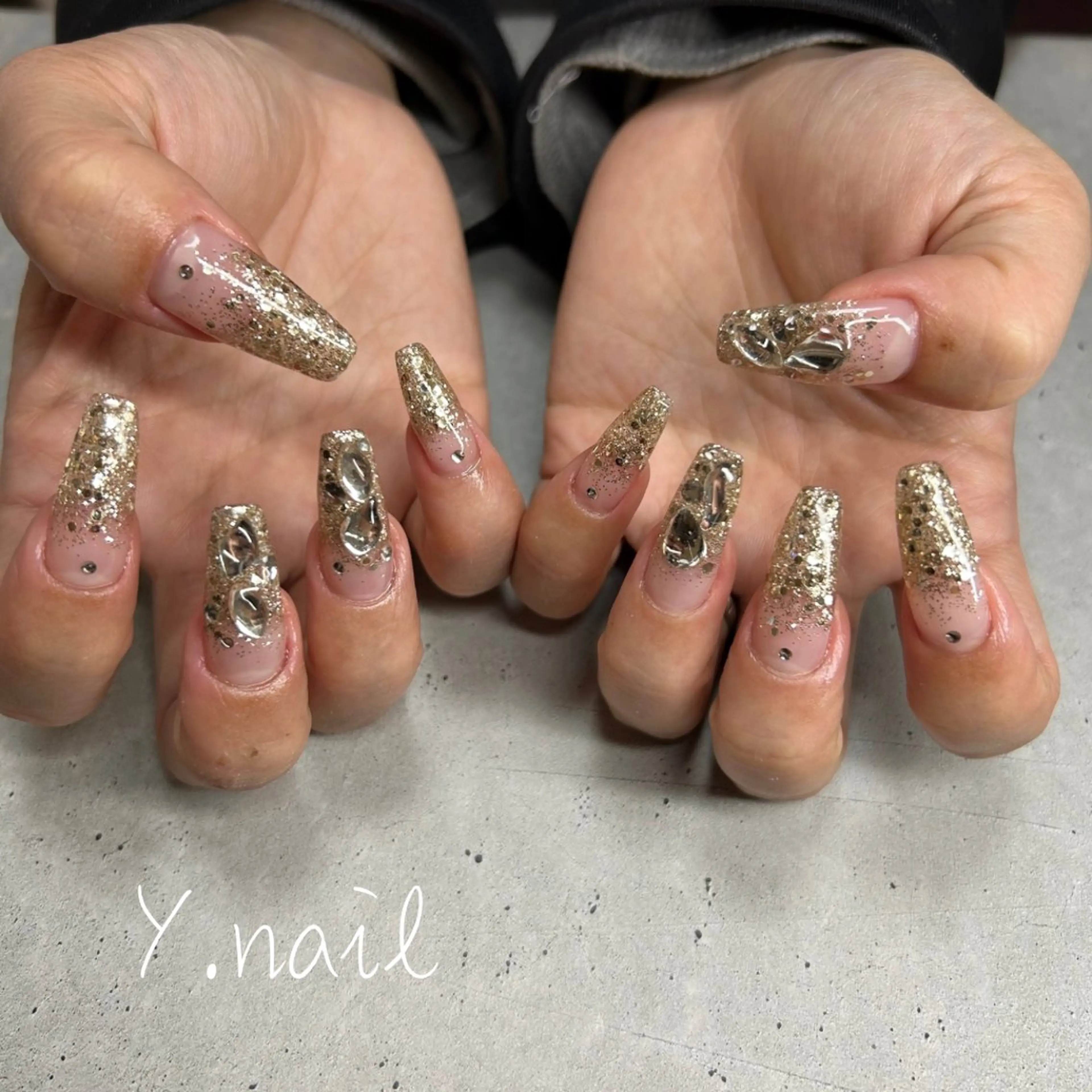ネイル ストーンネイル ハンドネイル Y. nailのネイルデザイン