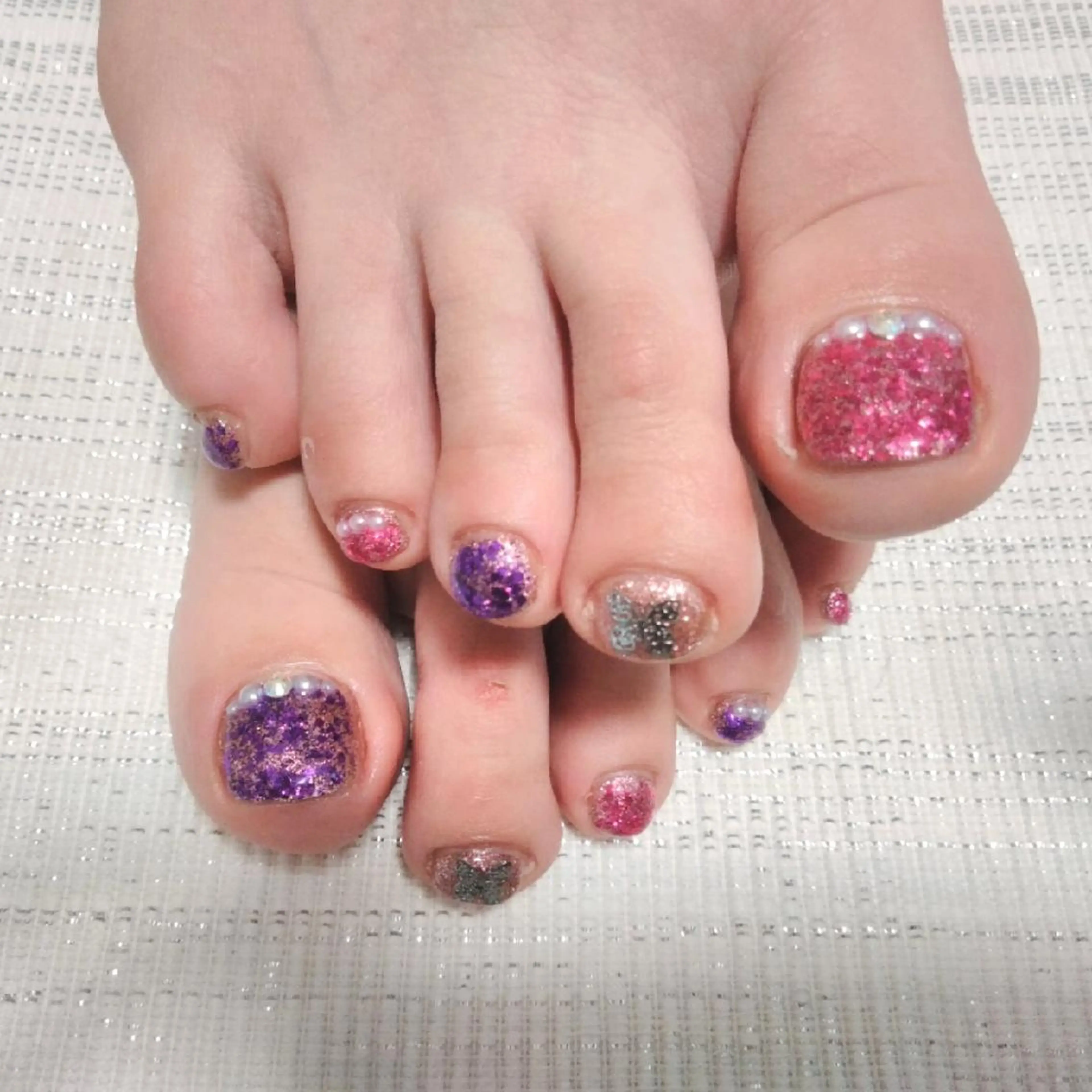 ネイル エステとネイル ローズコンフォートのネイルデザイン