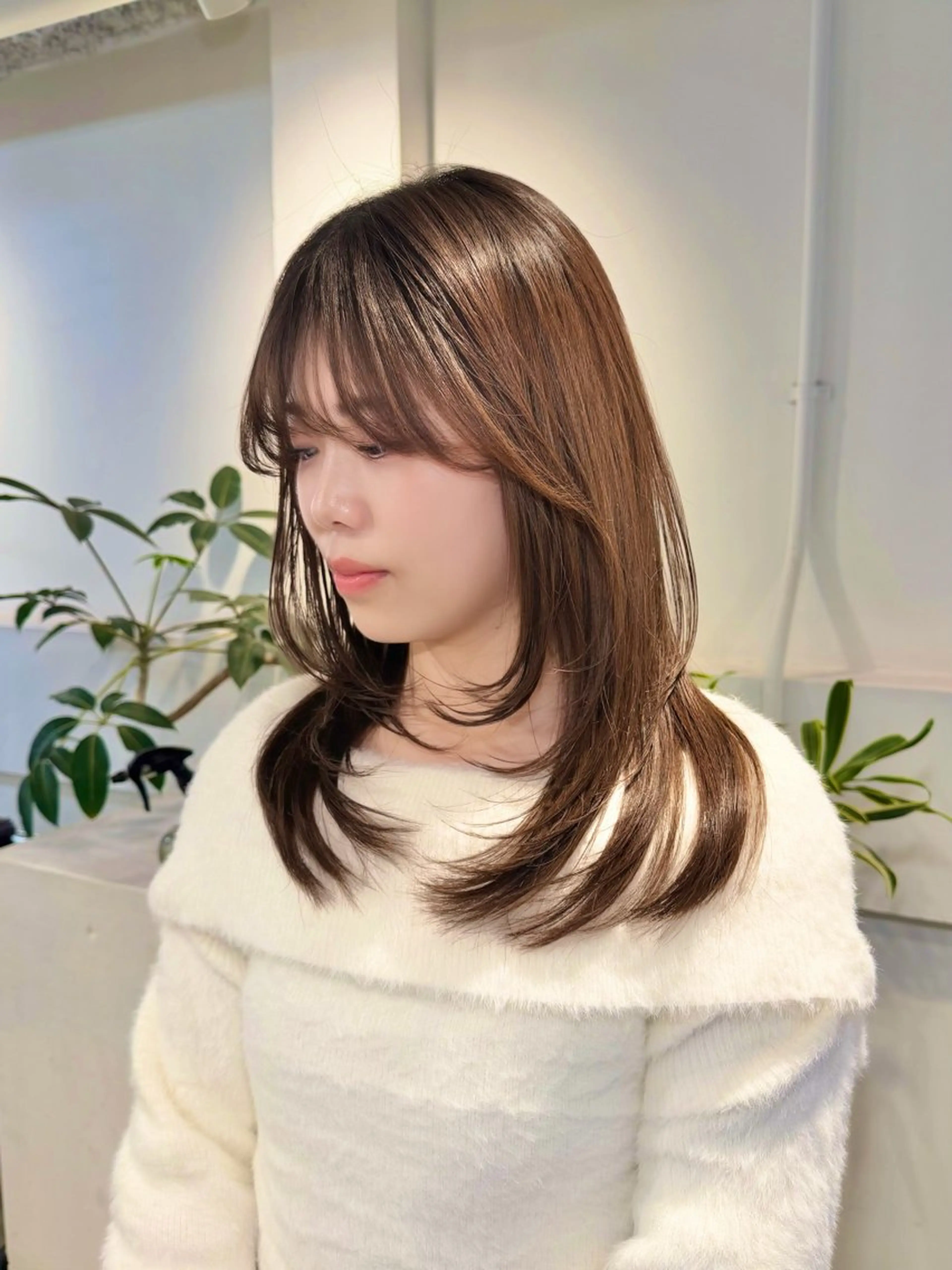 ミディアム SAKI 新宿のヘアスタイル