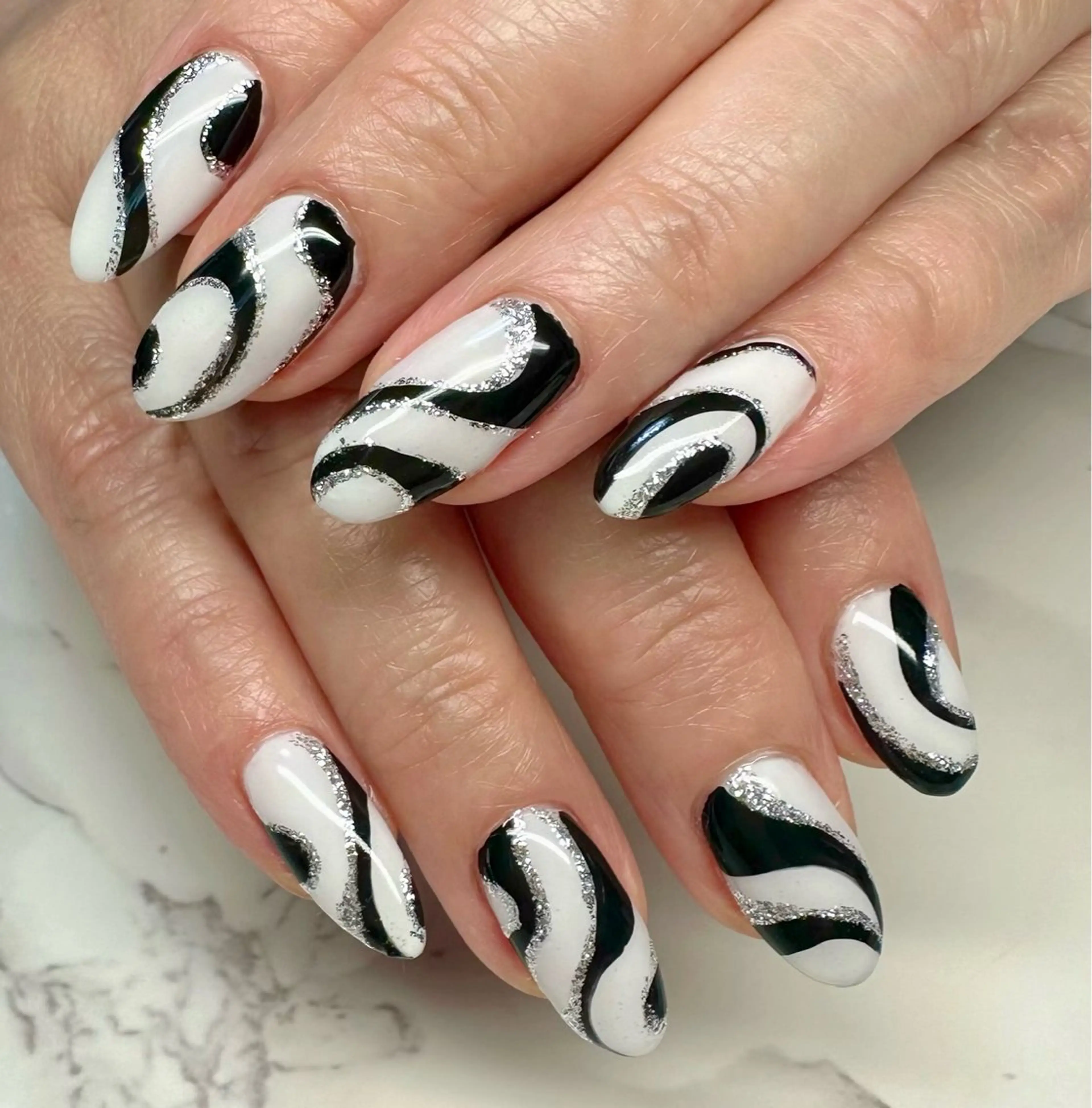 ネイル アニマル柄 フレンチネイル ハロウィン キラキラネイル マグネットネイル M.N_ nailのネイルデザイン