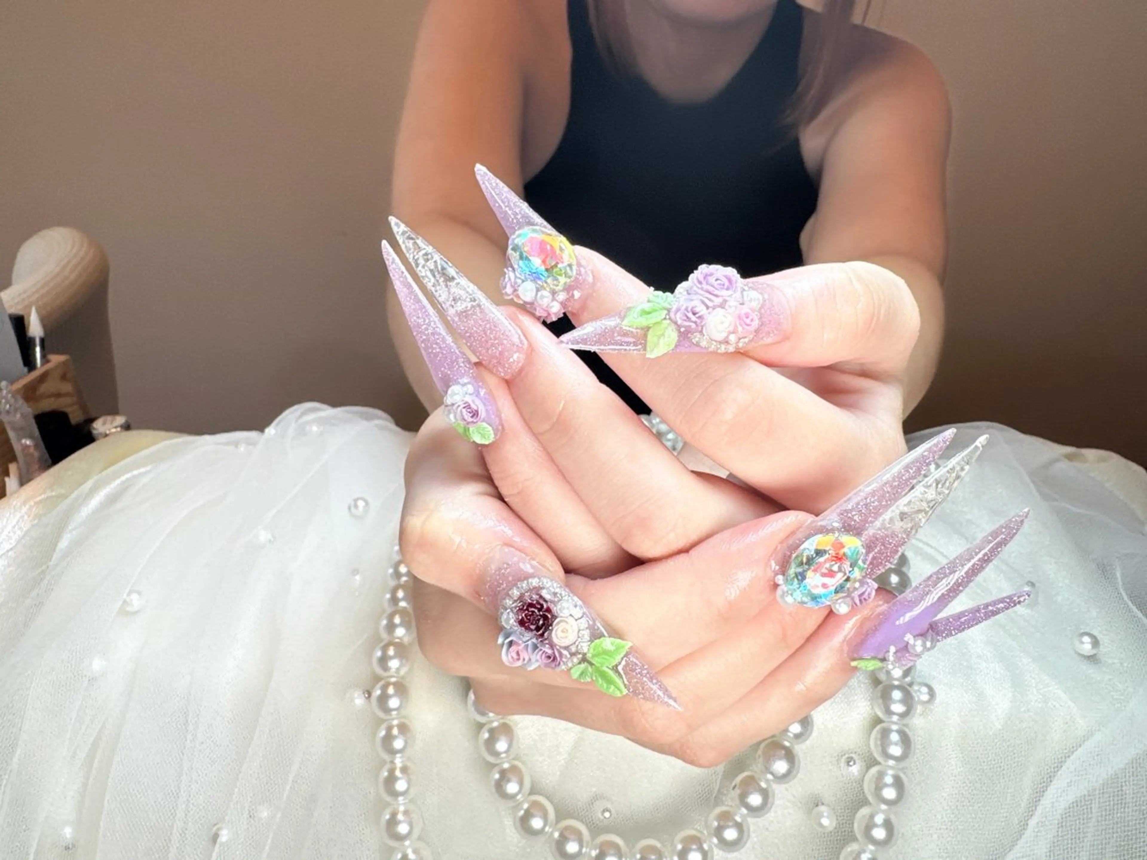ネイル アートネイル フラワーネイル ゴージャス キラキラネイル ストーンネイル ハンドネイル リセス 高田馬場のネイルデザイン