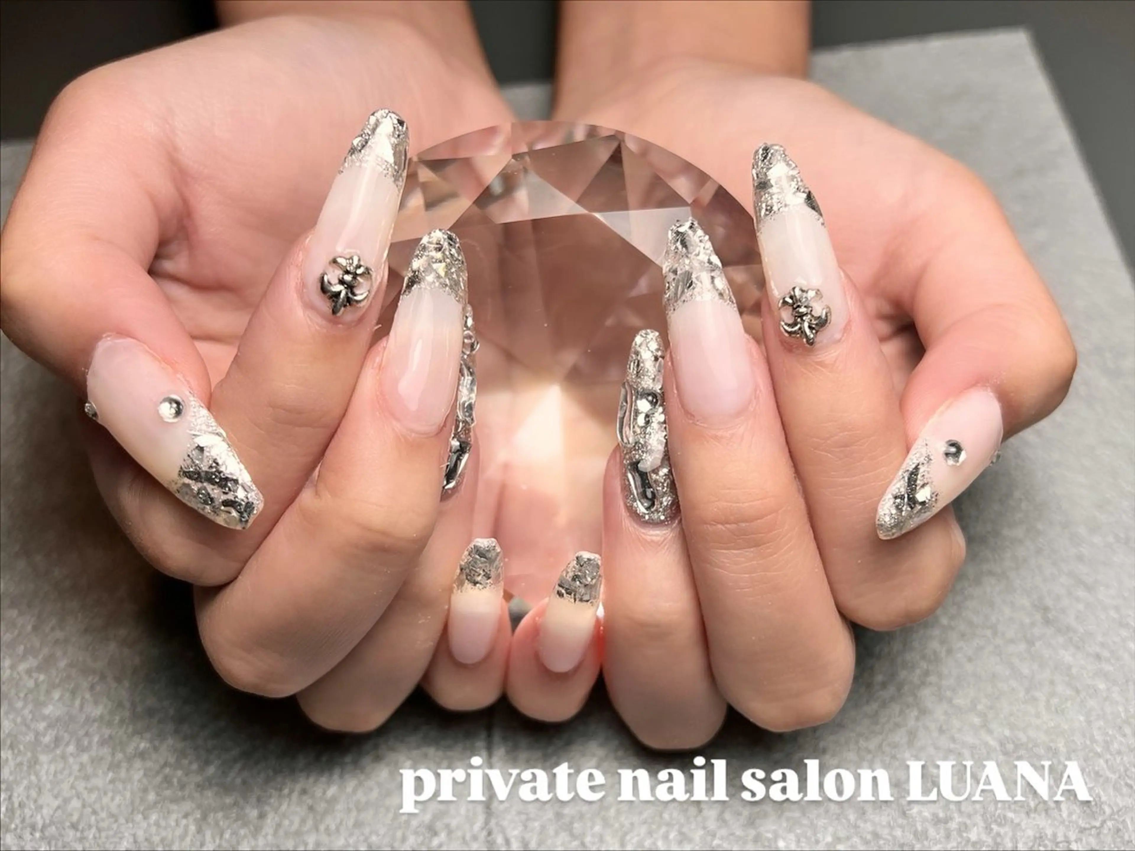 ネイル フレンチネイル ガラスフレンチ キラキラネイル nail salon LUANAのネイルデザイン