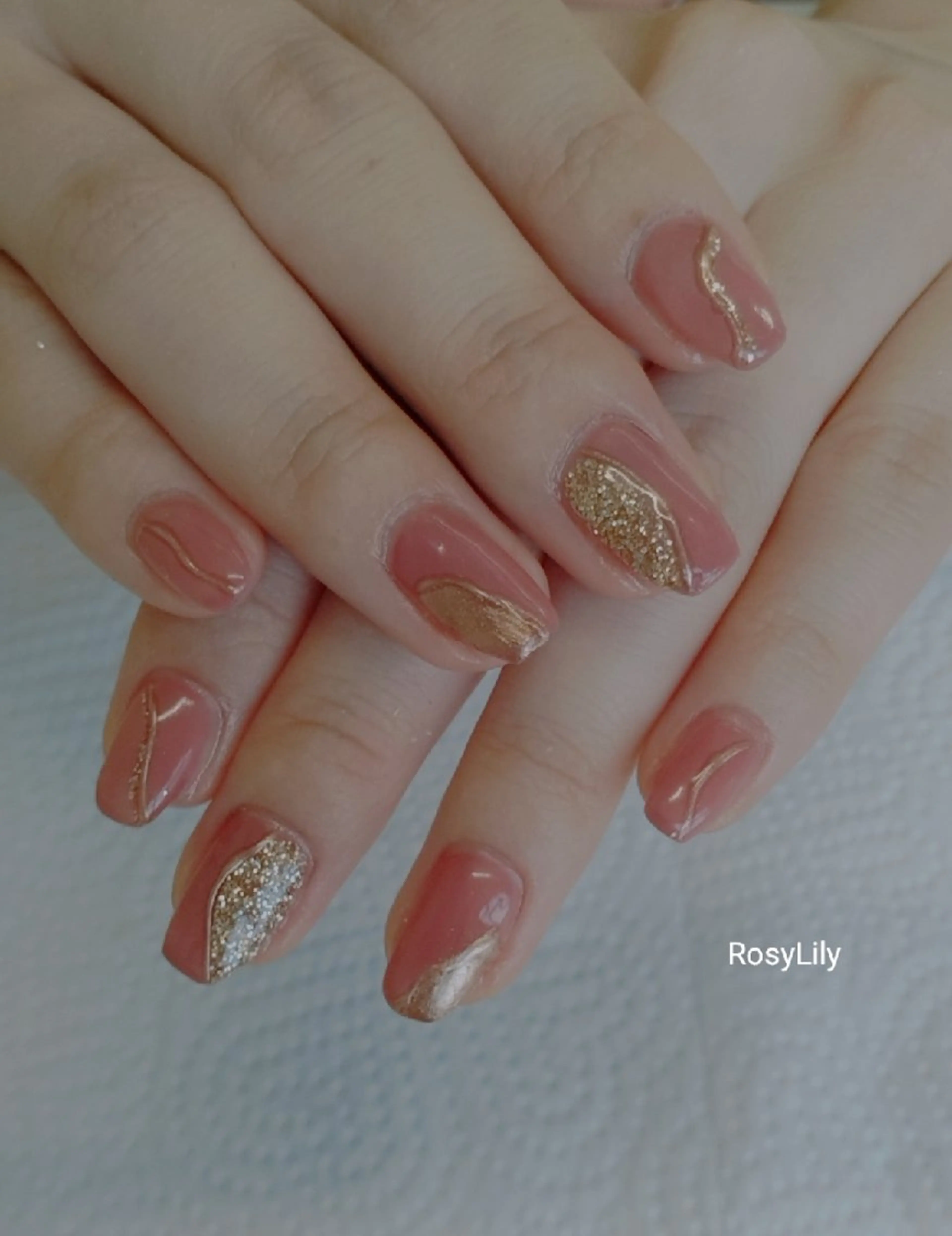 ネイル ミラーネイル 持ち込み プライベートサロン RosyLily所属・プライベートサロン Rosy Lilyのネイルデザイン