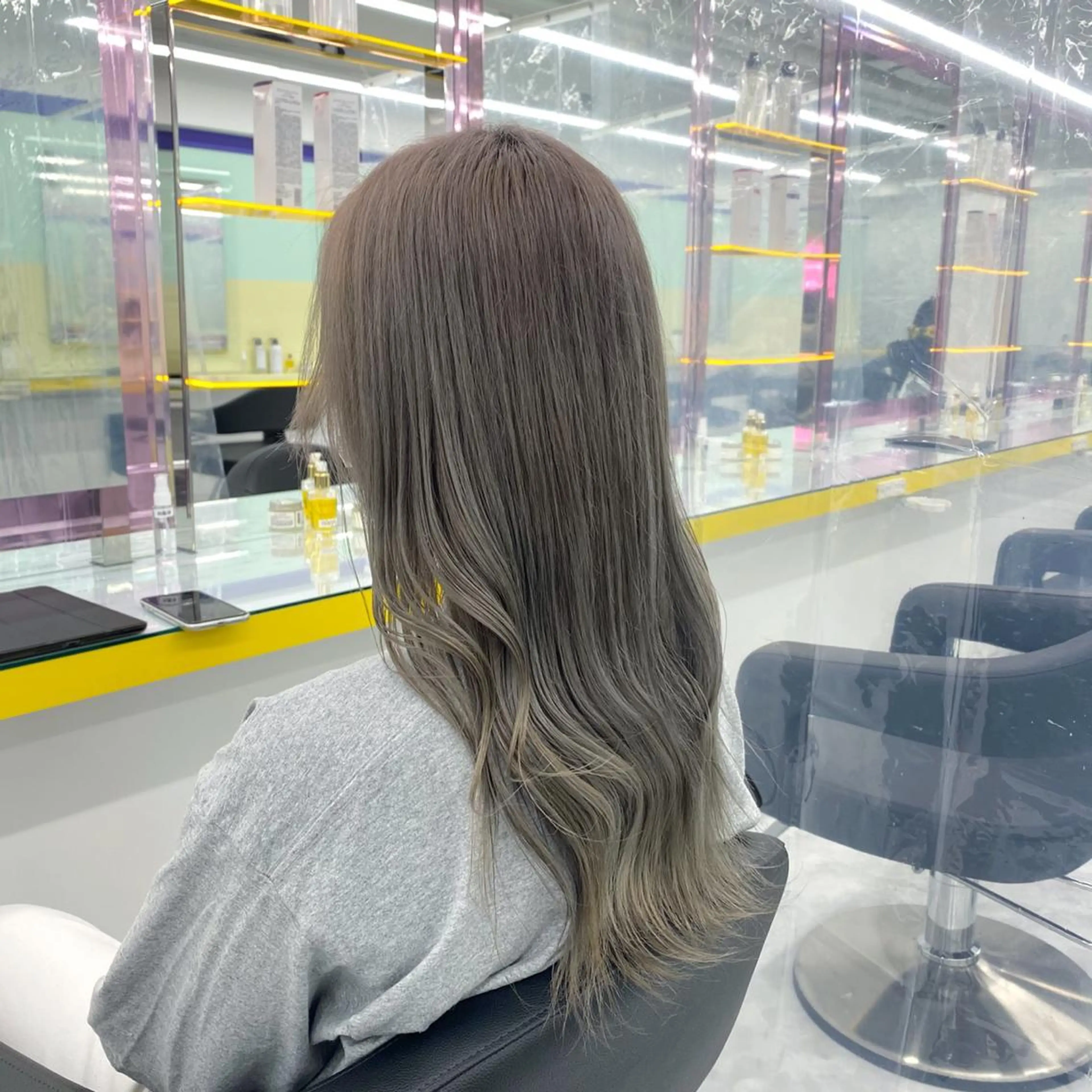 ロング カラー パーマ ヘアアレンジ メンズ キッズ ネイル マツエク・マツパ メンズハイトーン ハイトーンカラー スパイキー/フェザー /波巻き/かいとのヘアスタイル