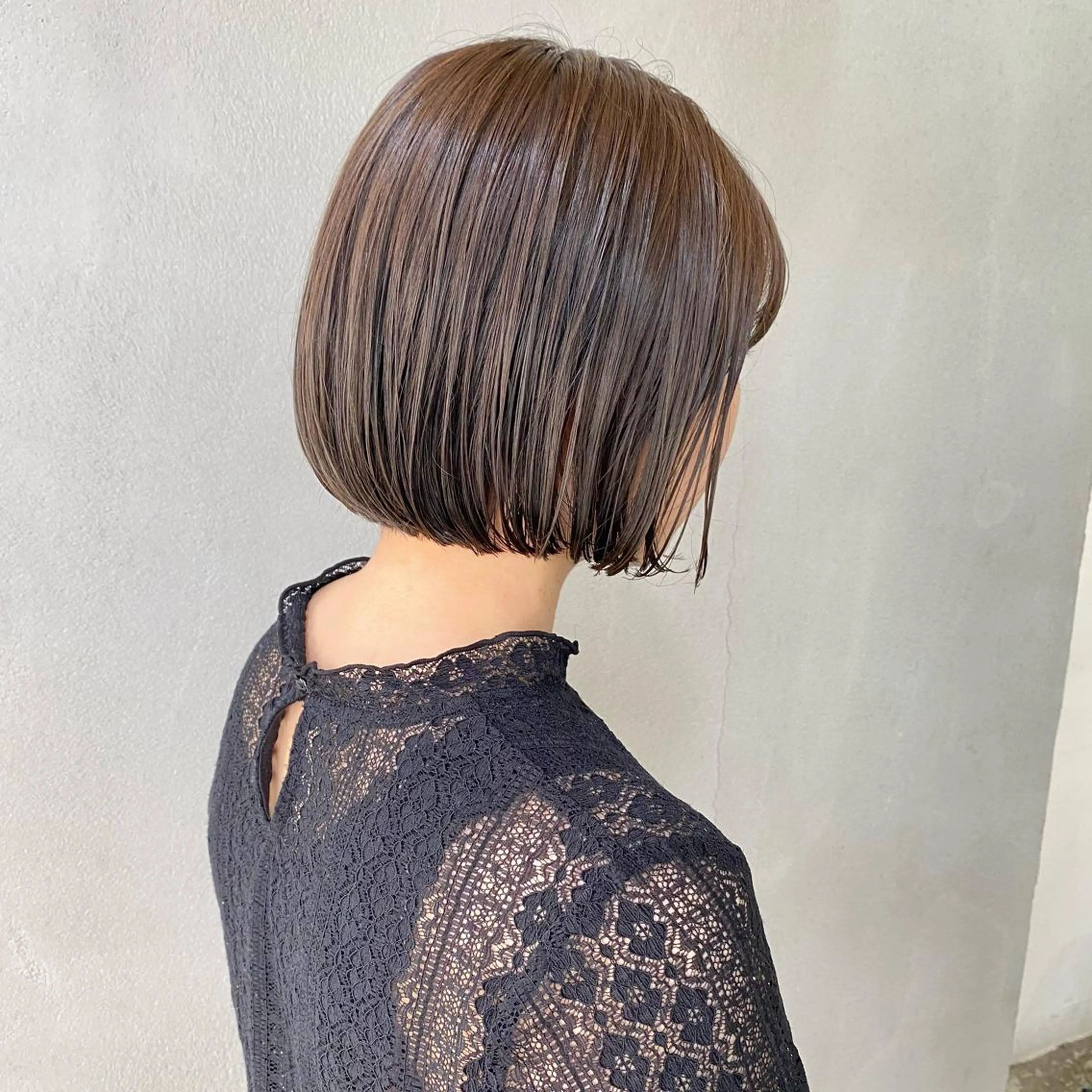 ショート カラー グレージュ ボブ ボブ/パーマ ミヒラケイタのヘアスタイル