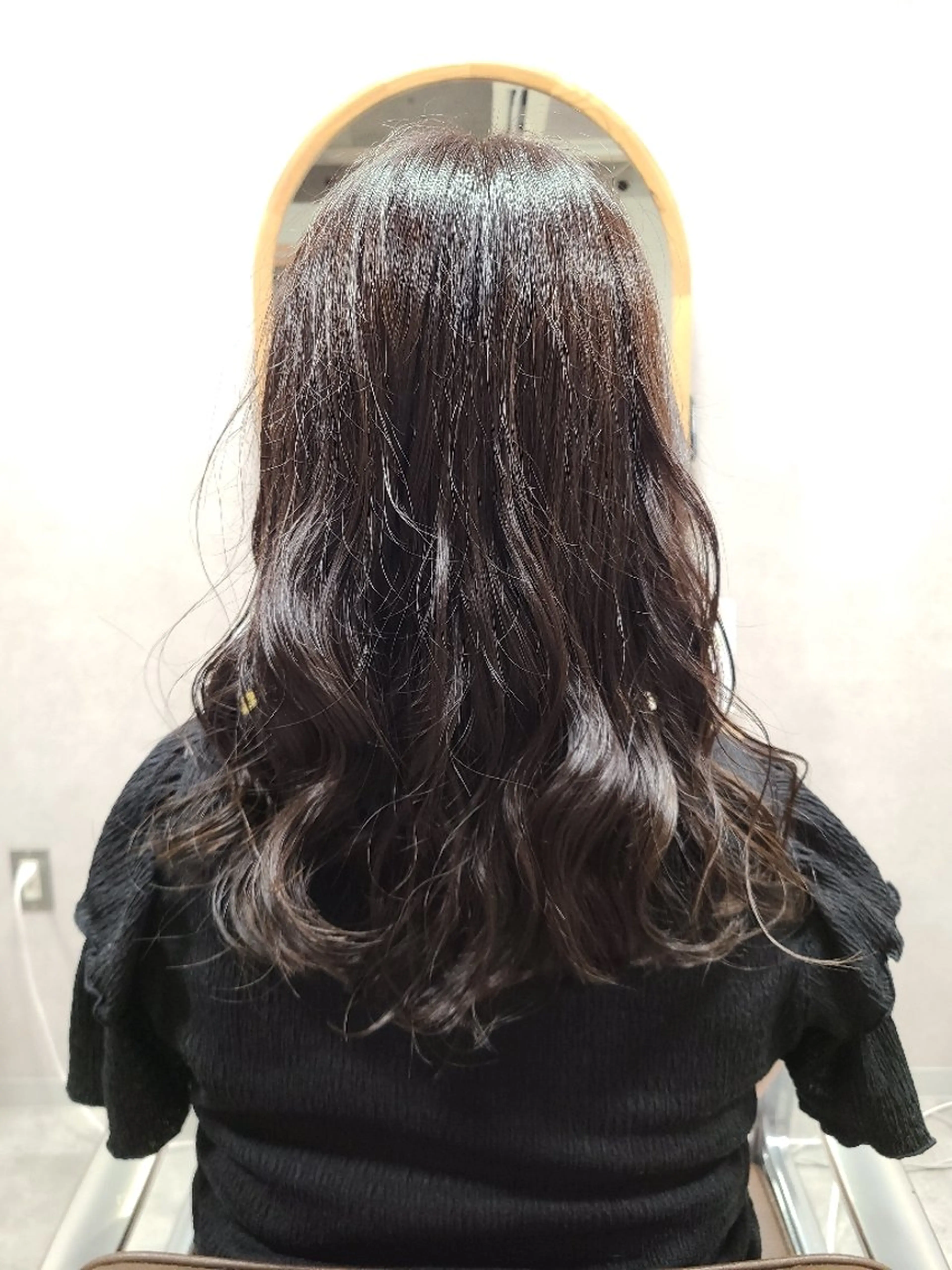 ロング カラー アッシュ アッシュブラウン ブラウンカラー 透明感カラー ヘアカラー 桐島 令奈のヘアスタイル