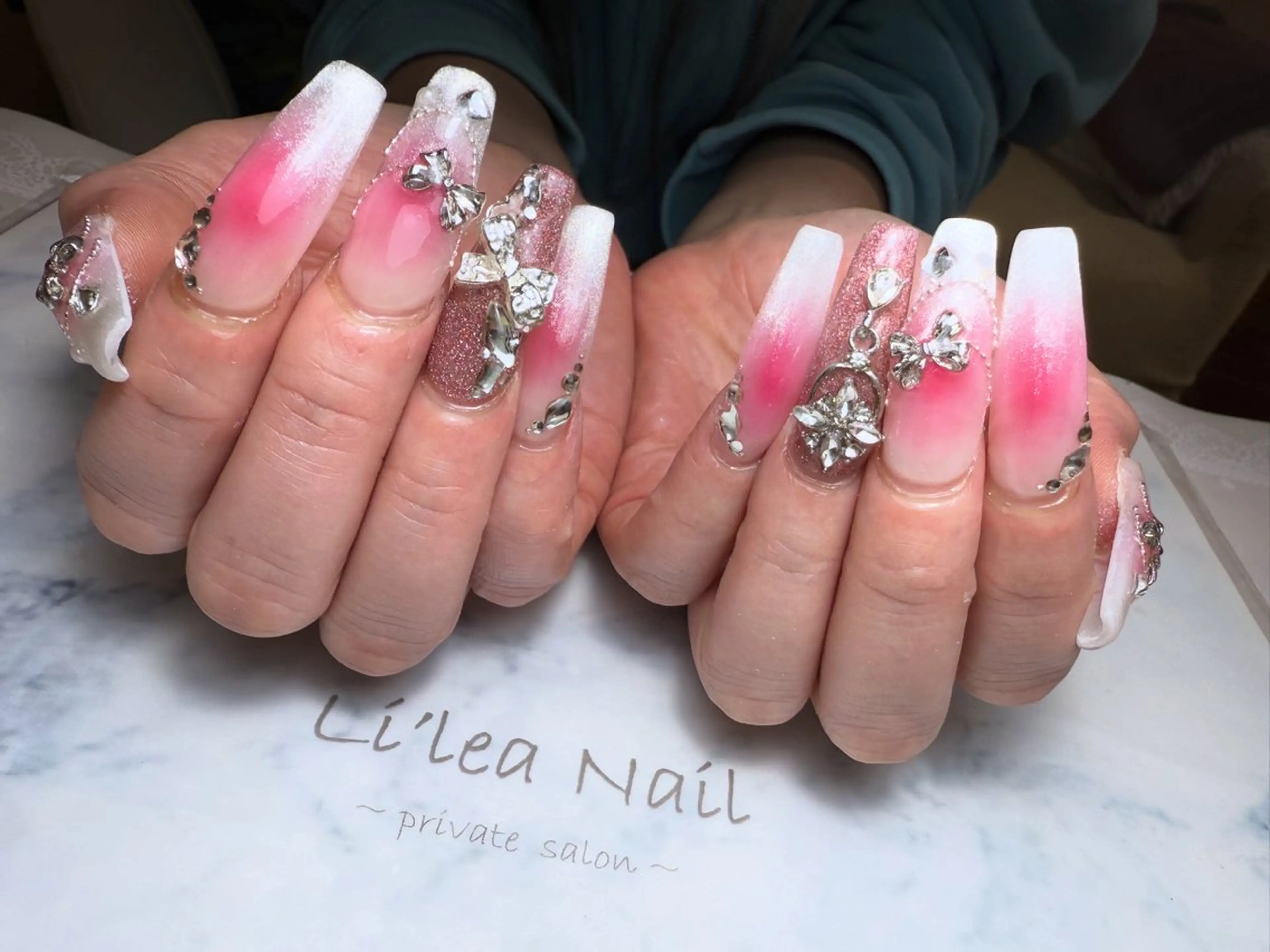 ネイル Li'leaNail AINAのネイルデザイン