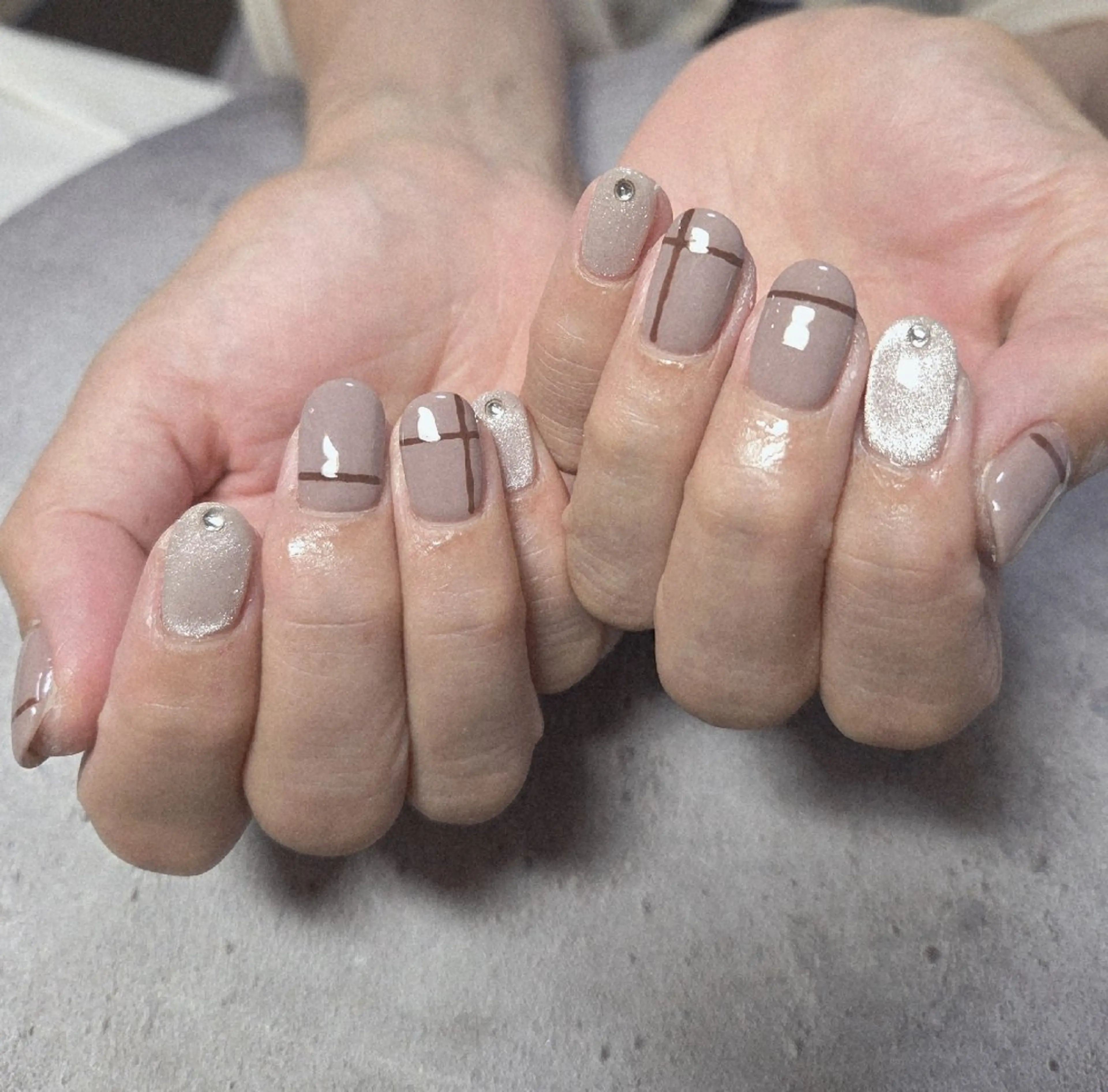 ネイル ジェルネイル マグネットネイル 持ち込み パラジェル 赤色 ハンドネイル flure de neige yukiのネイルデザイン