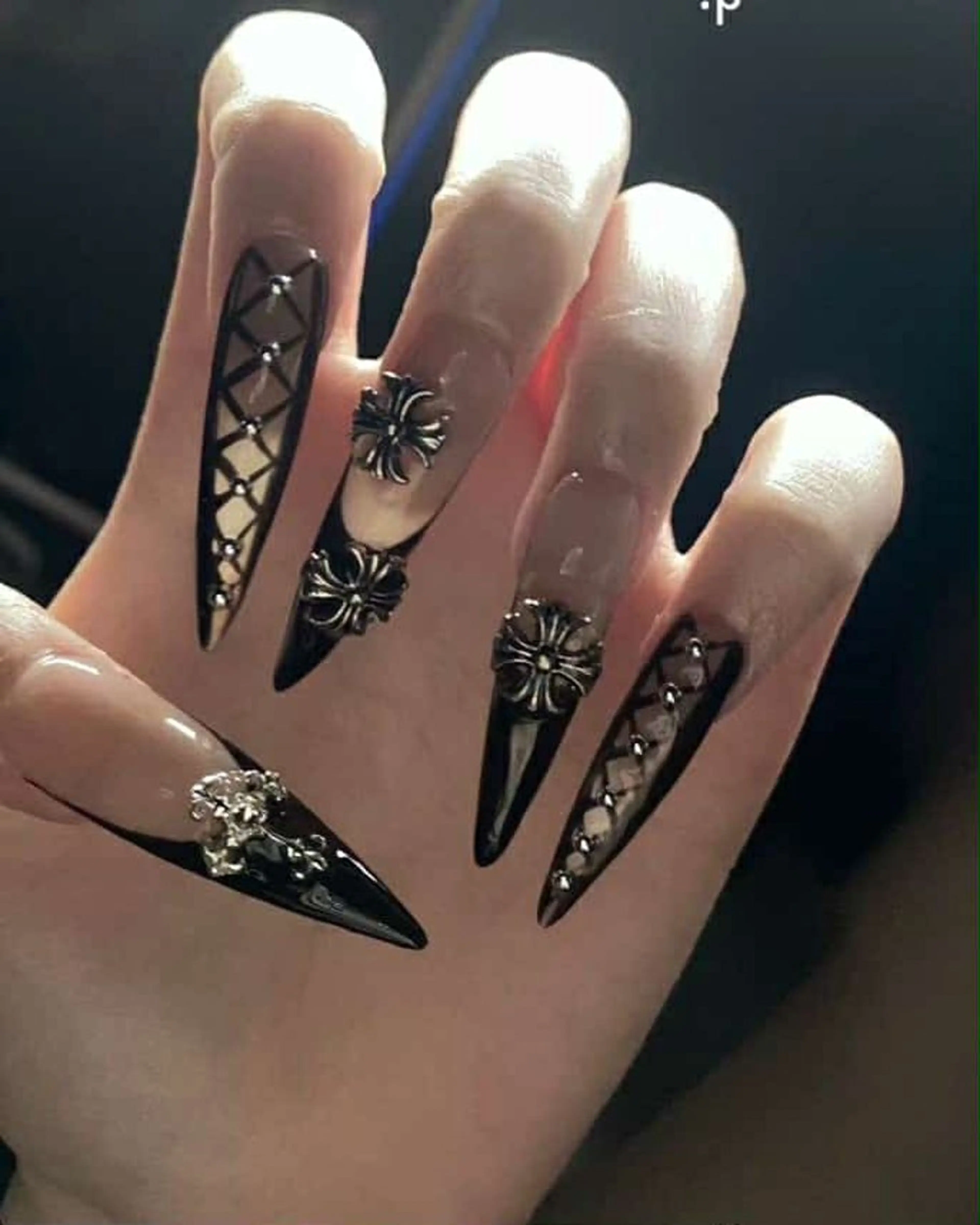 ネイル Queen Nail 柏店　クイーンネイルのネイルデザイン