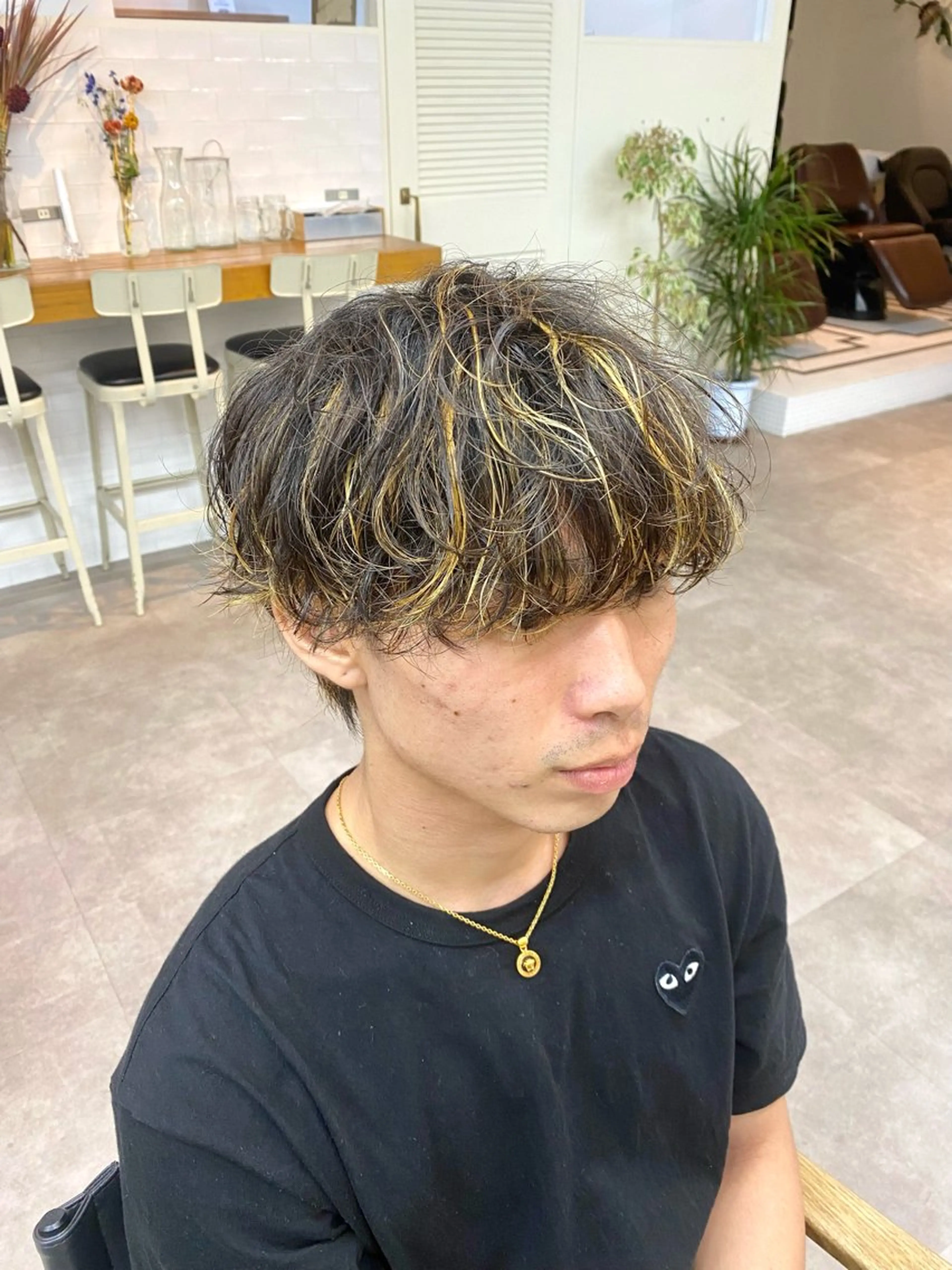 【🔥人気上昇中!🔥】メンズカット+パーマ+ハイライト(ケアブリーチ)+トリートメントの写真