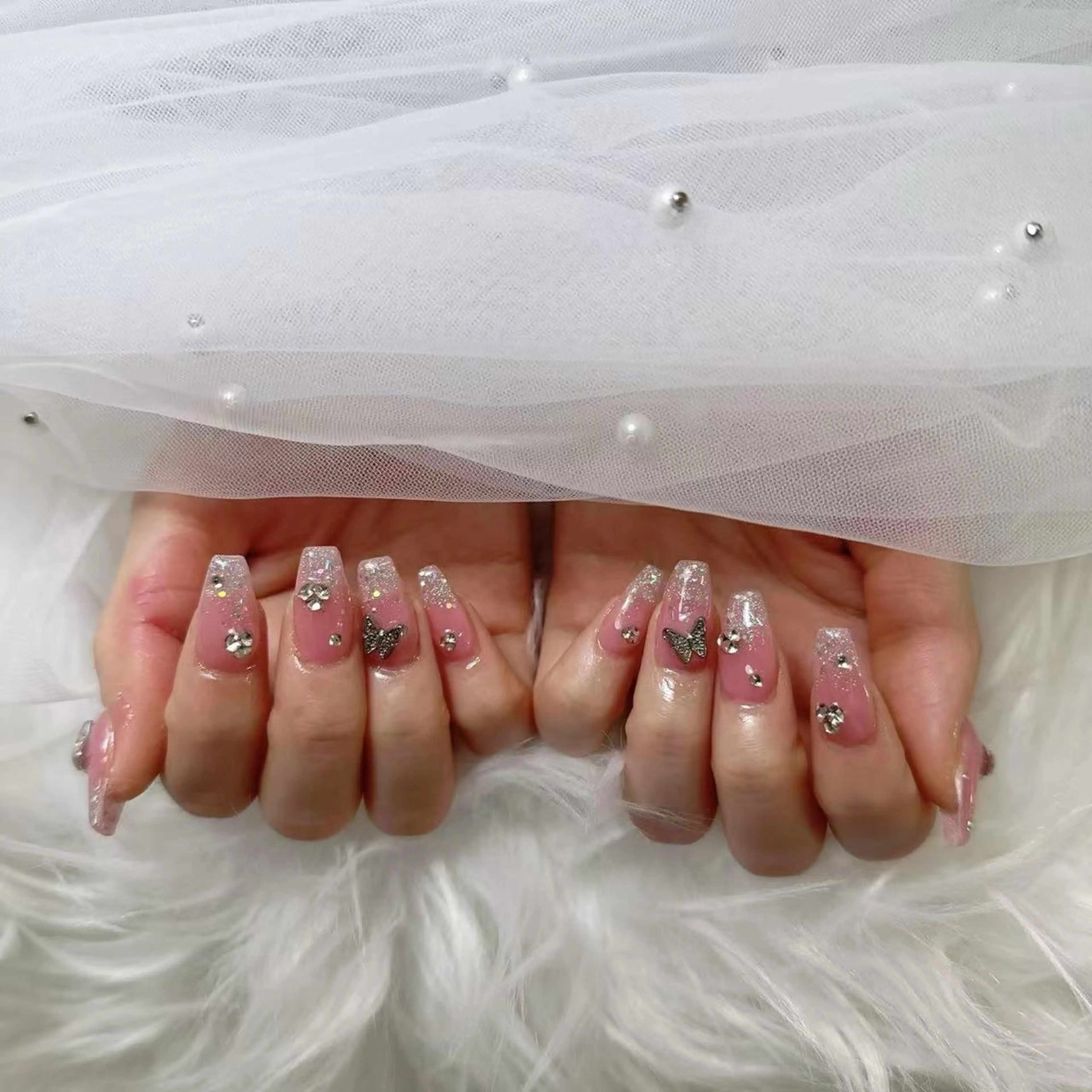 ミディアム 🌈 Laule'aのネイルデザイン